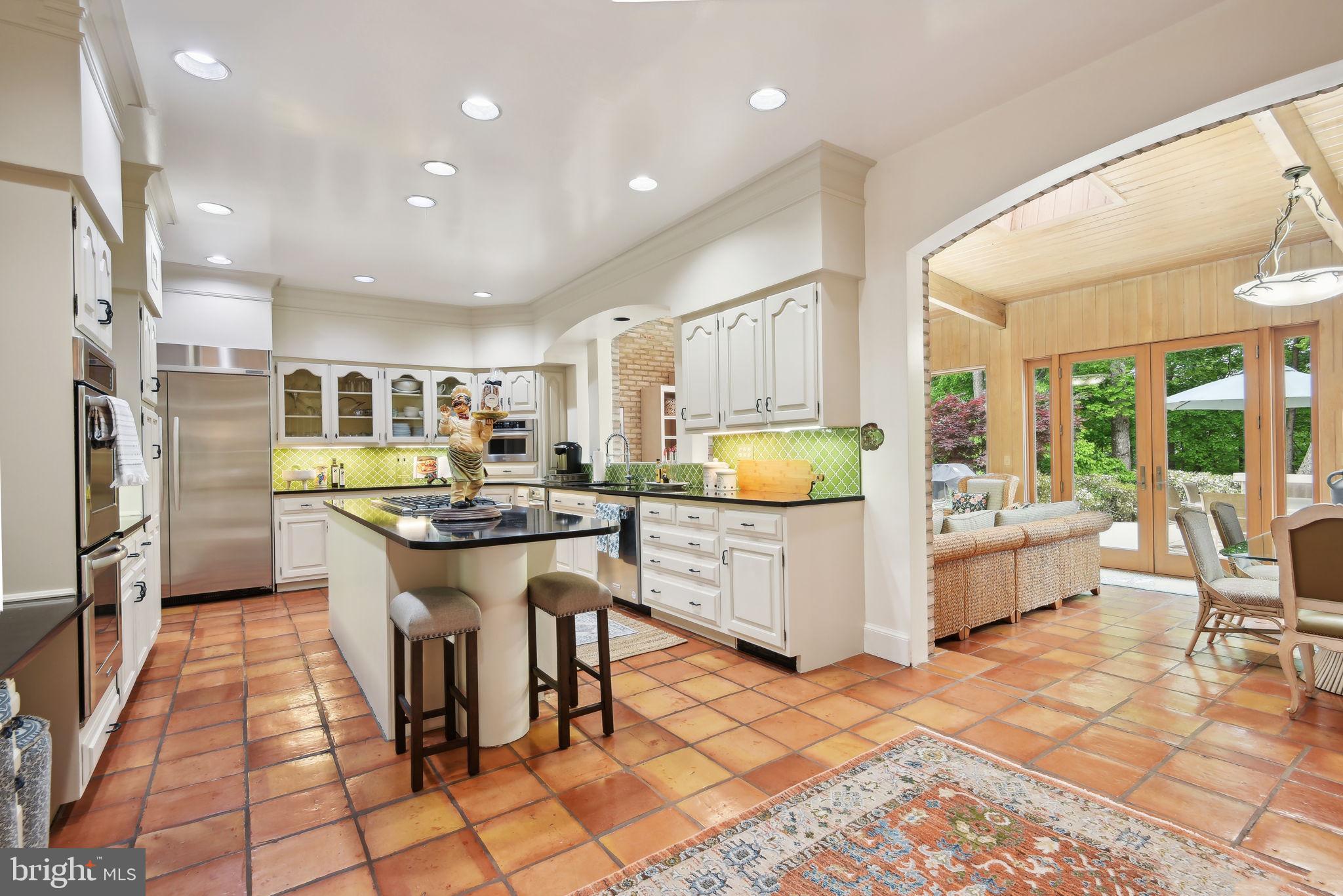 FALCONHURST - Residential