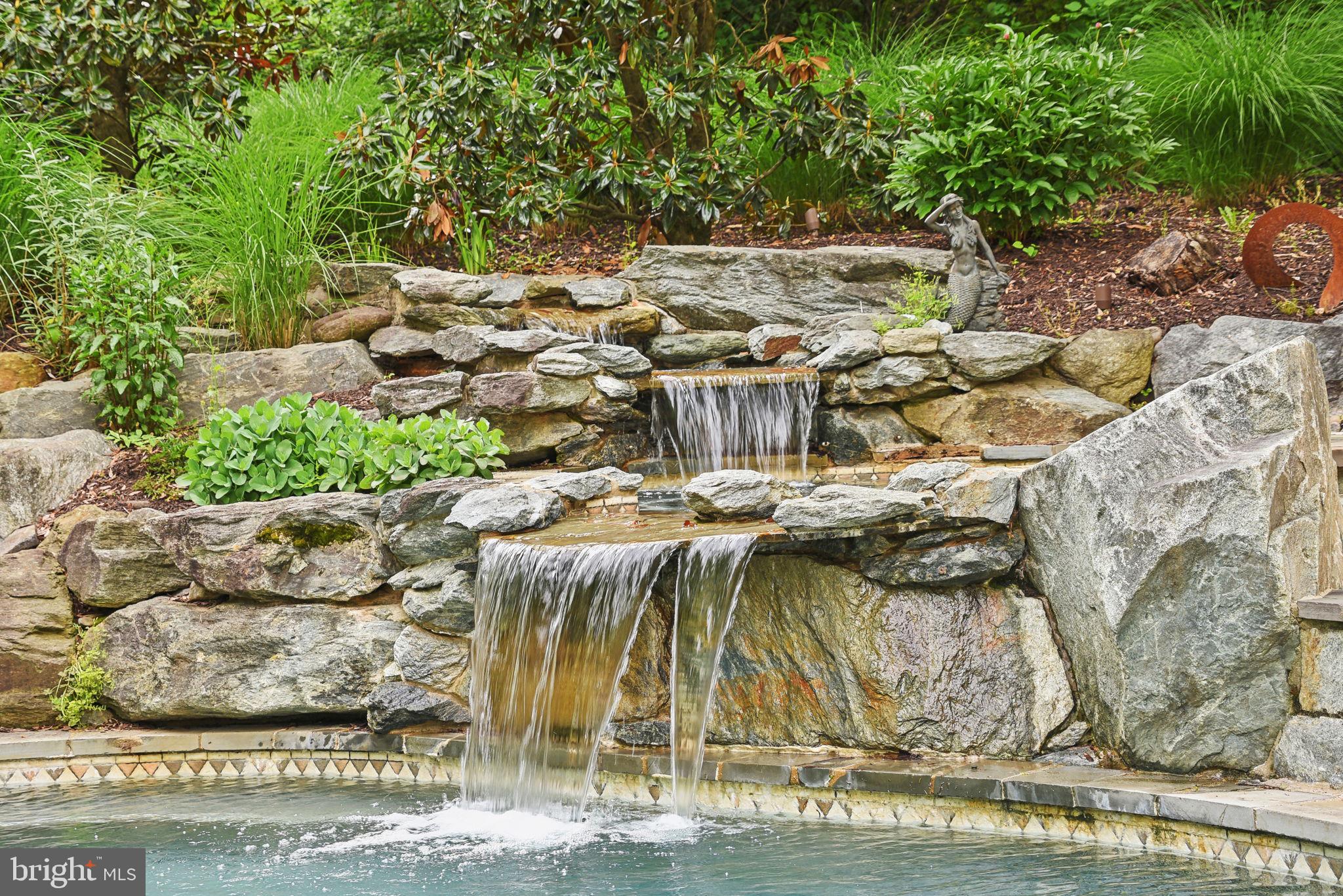 FALCONHURST - Residential