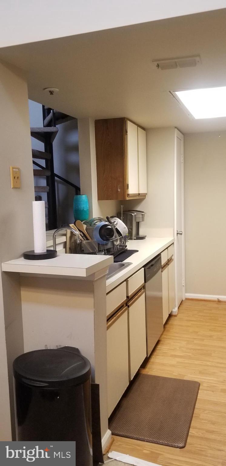 THE VISTAS - Residential Lease