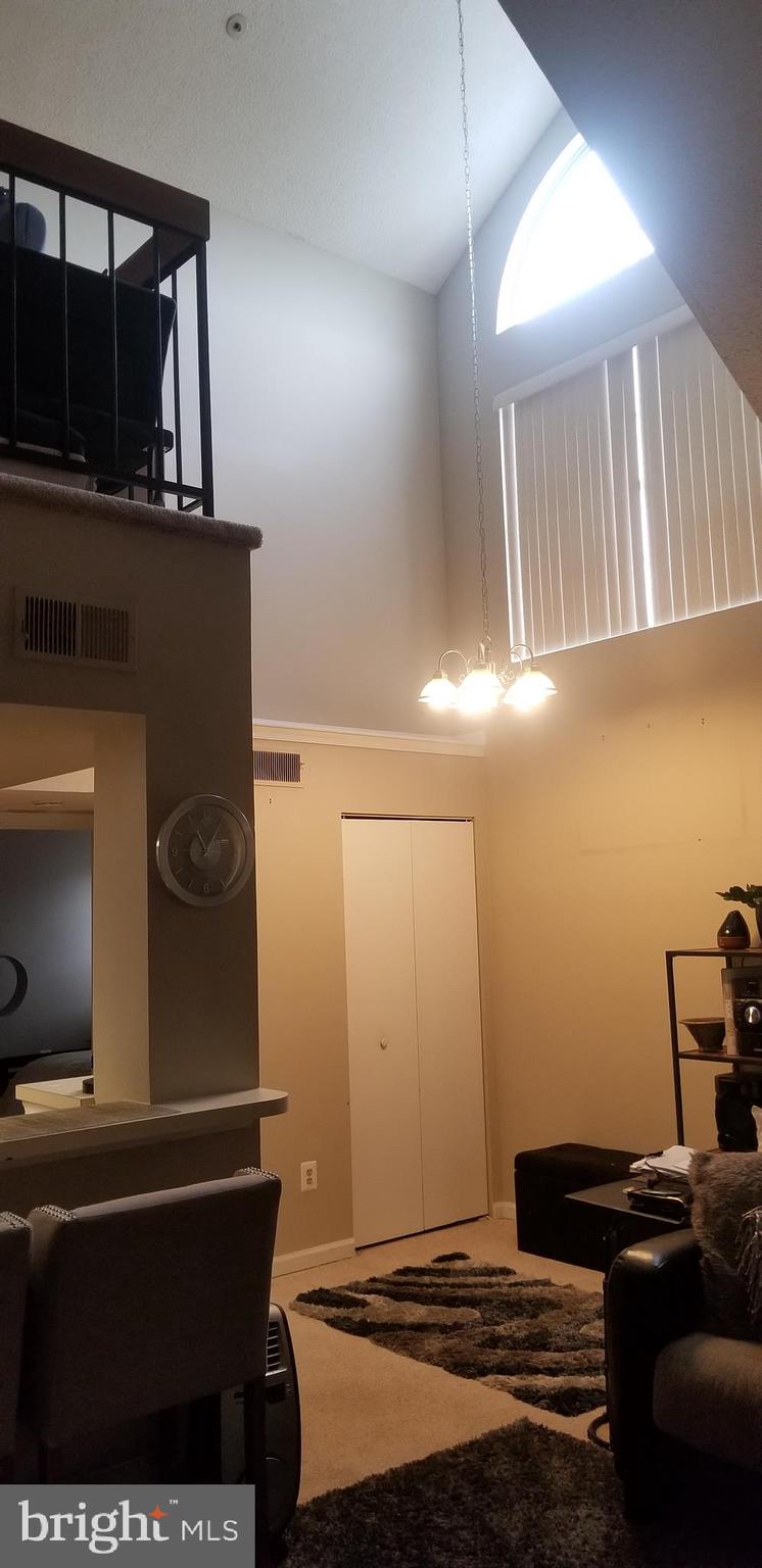 THE VISTAS - Residential Lease