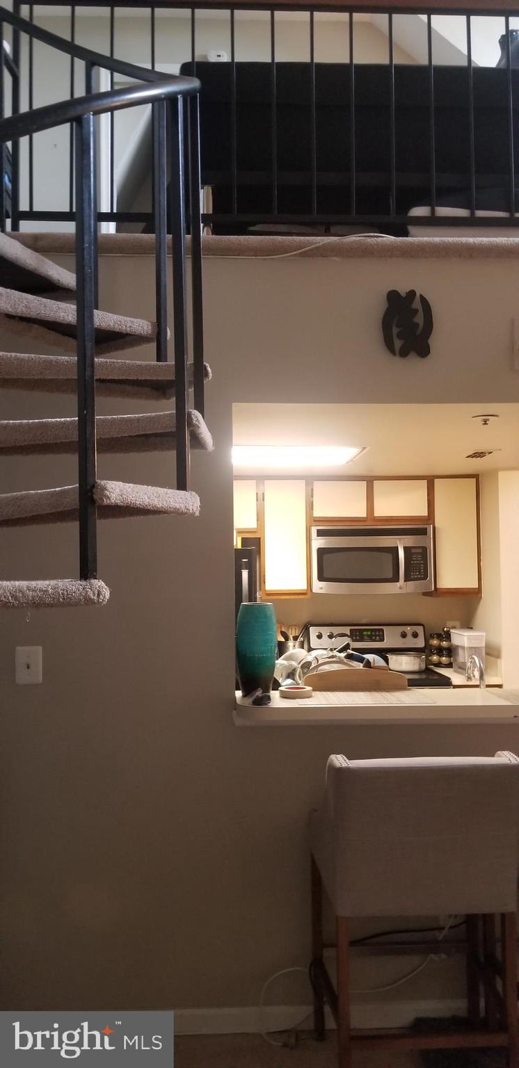 THE VISTAS - Residential Lease