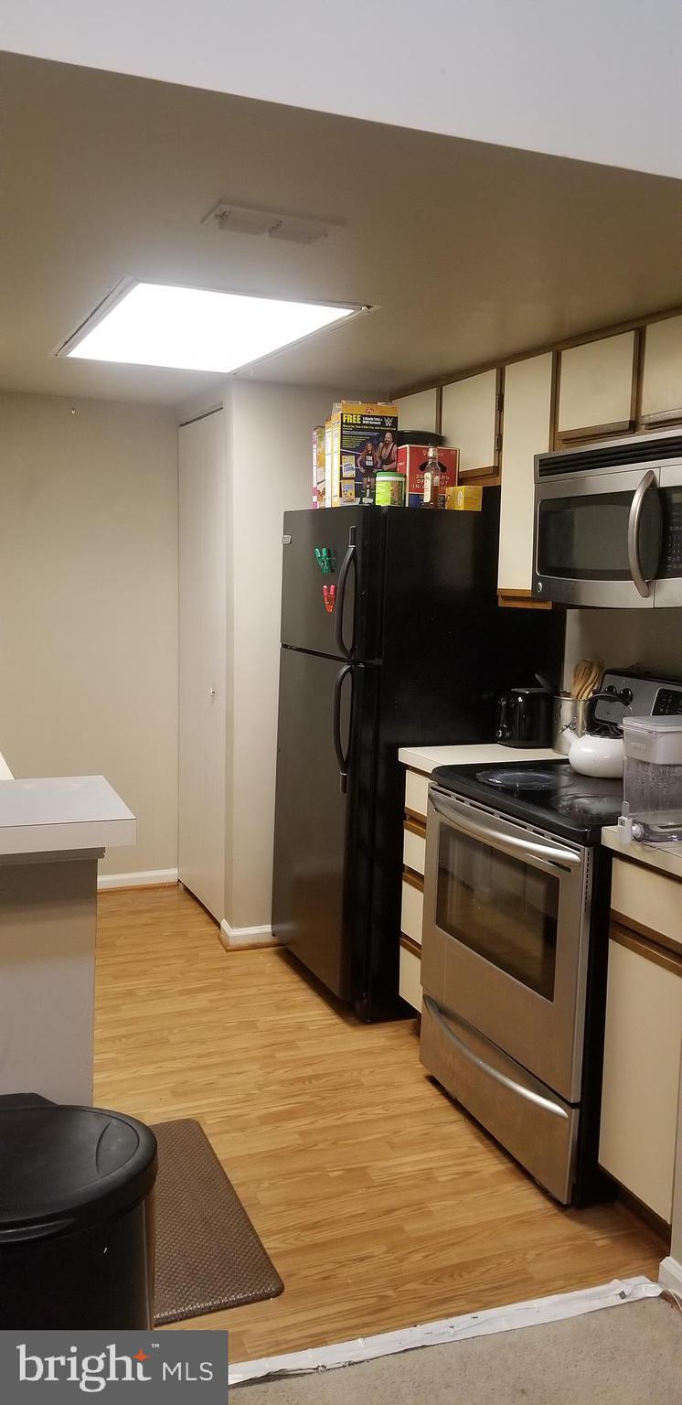THE VISTAS - Residential Lease