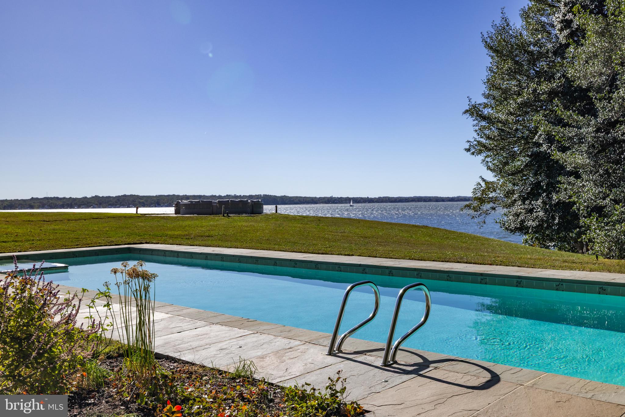 GIBSON ISLAND - Residential