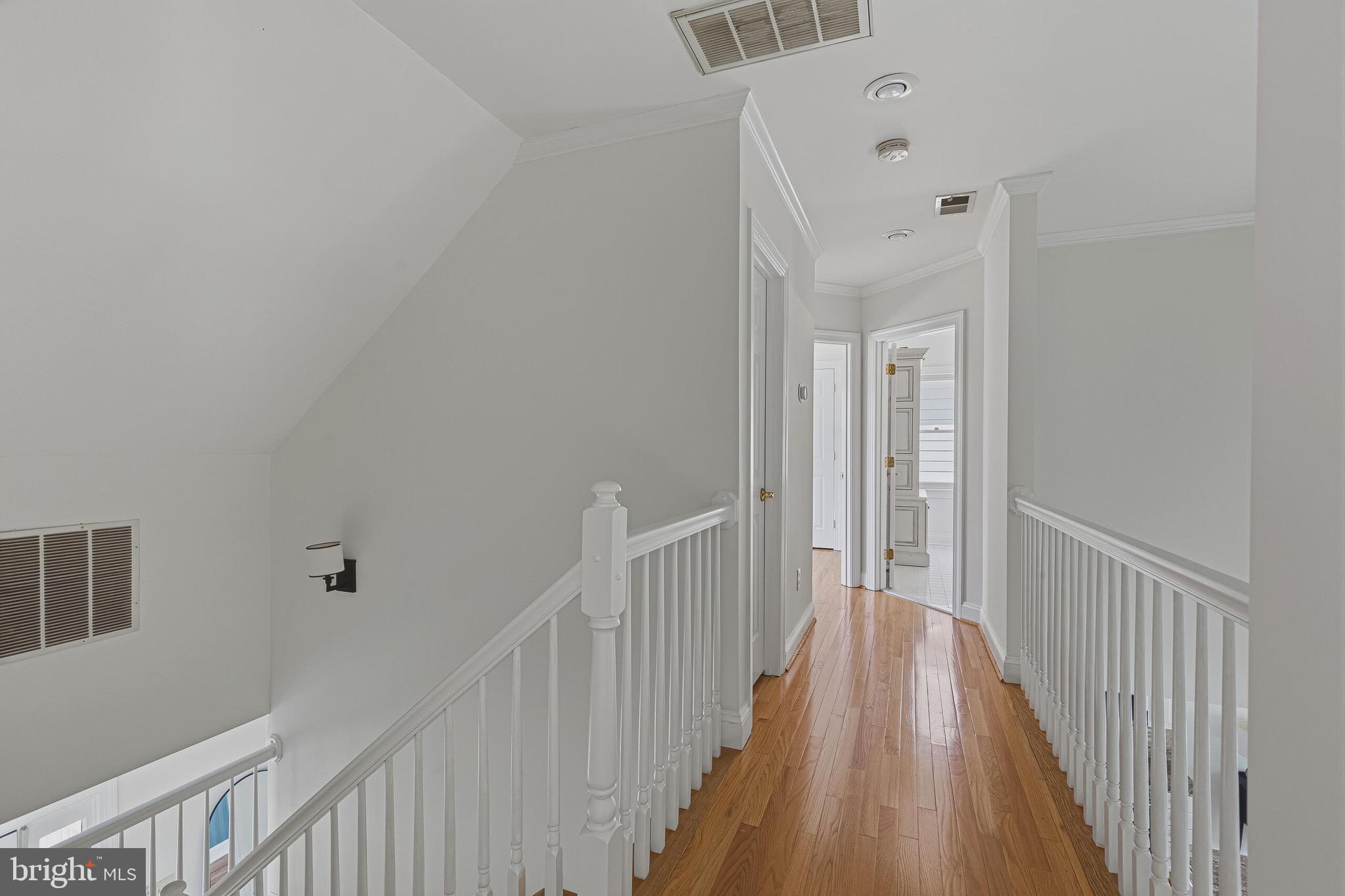 WARREN HILL - Residential
