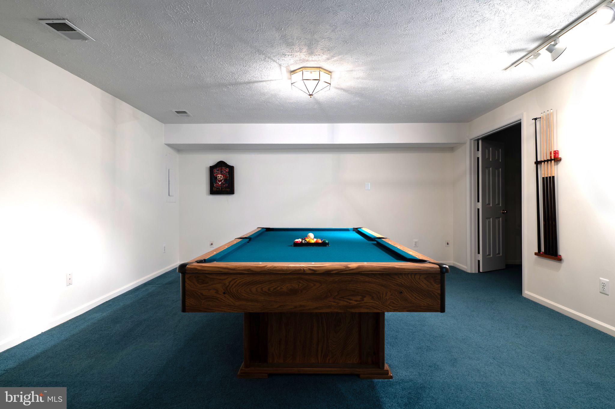 HEATHER KNOLL - Residential