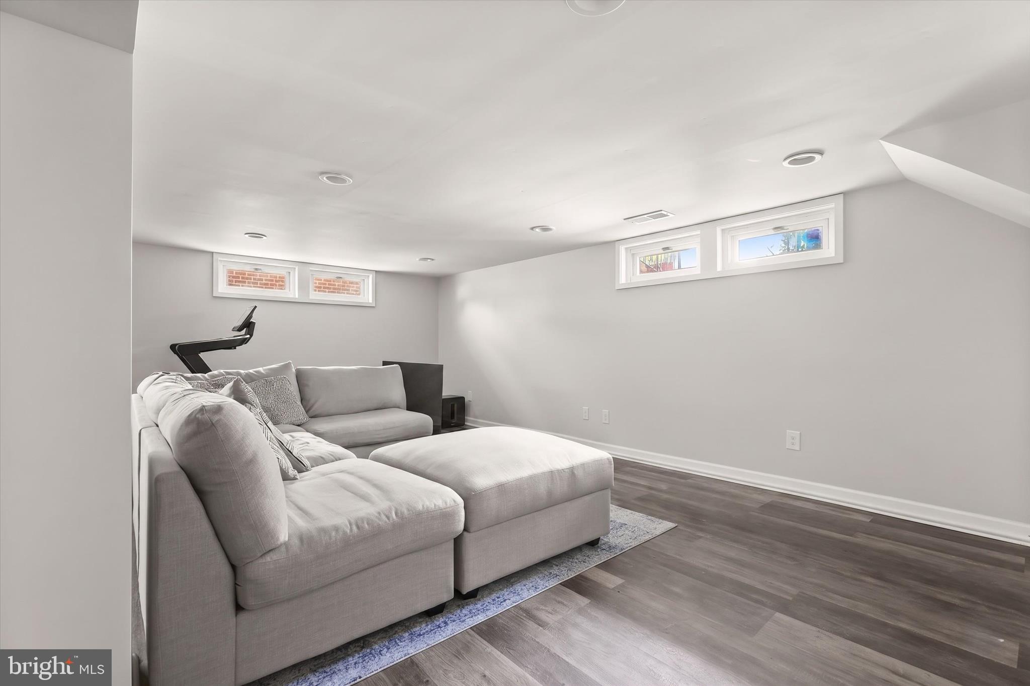PERRING PARK - Residential