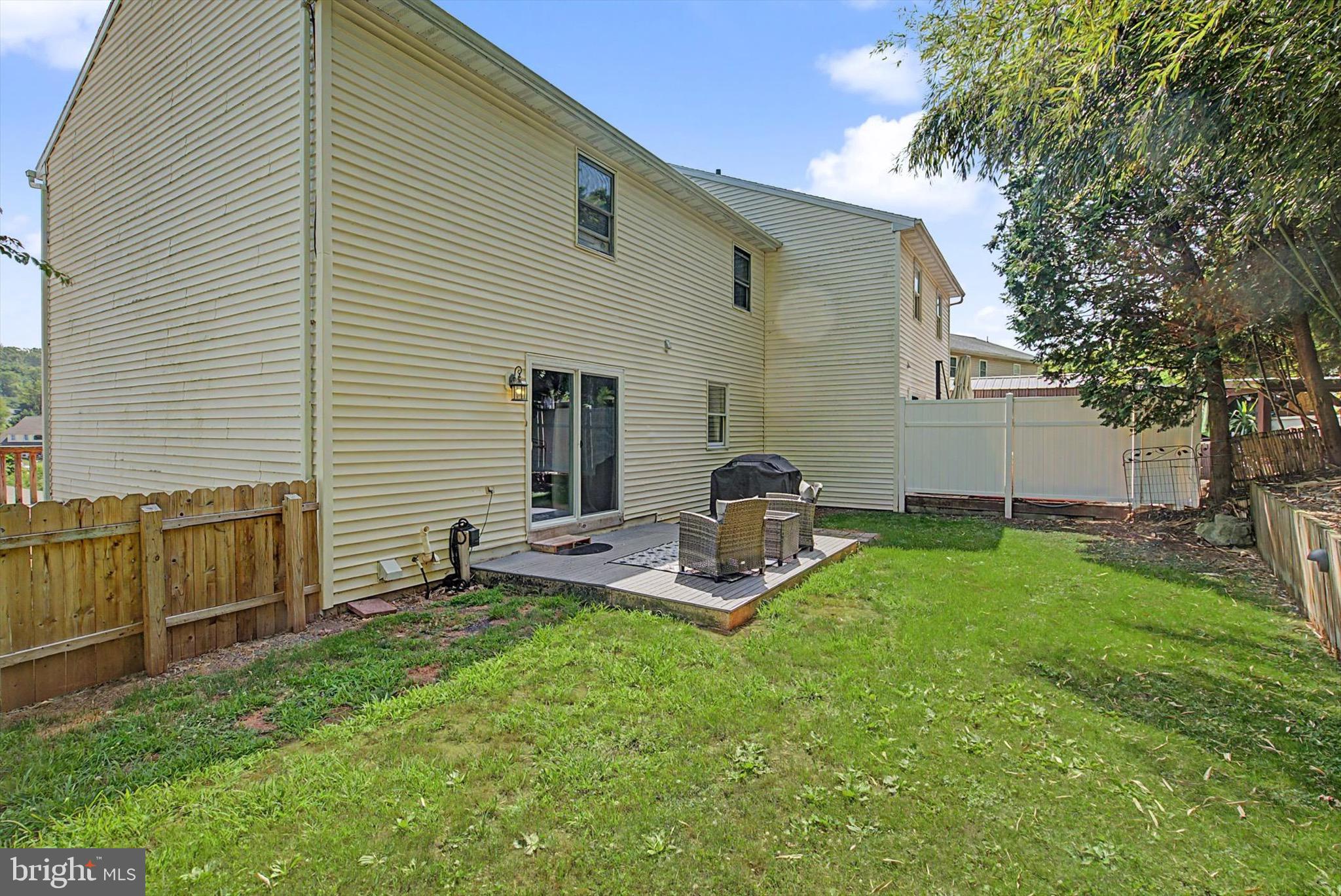 MOHNTON LAWN - Residential