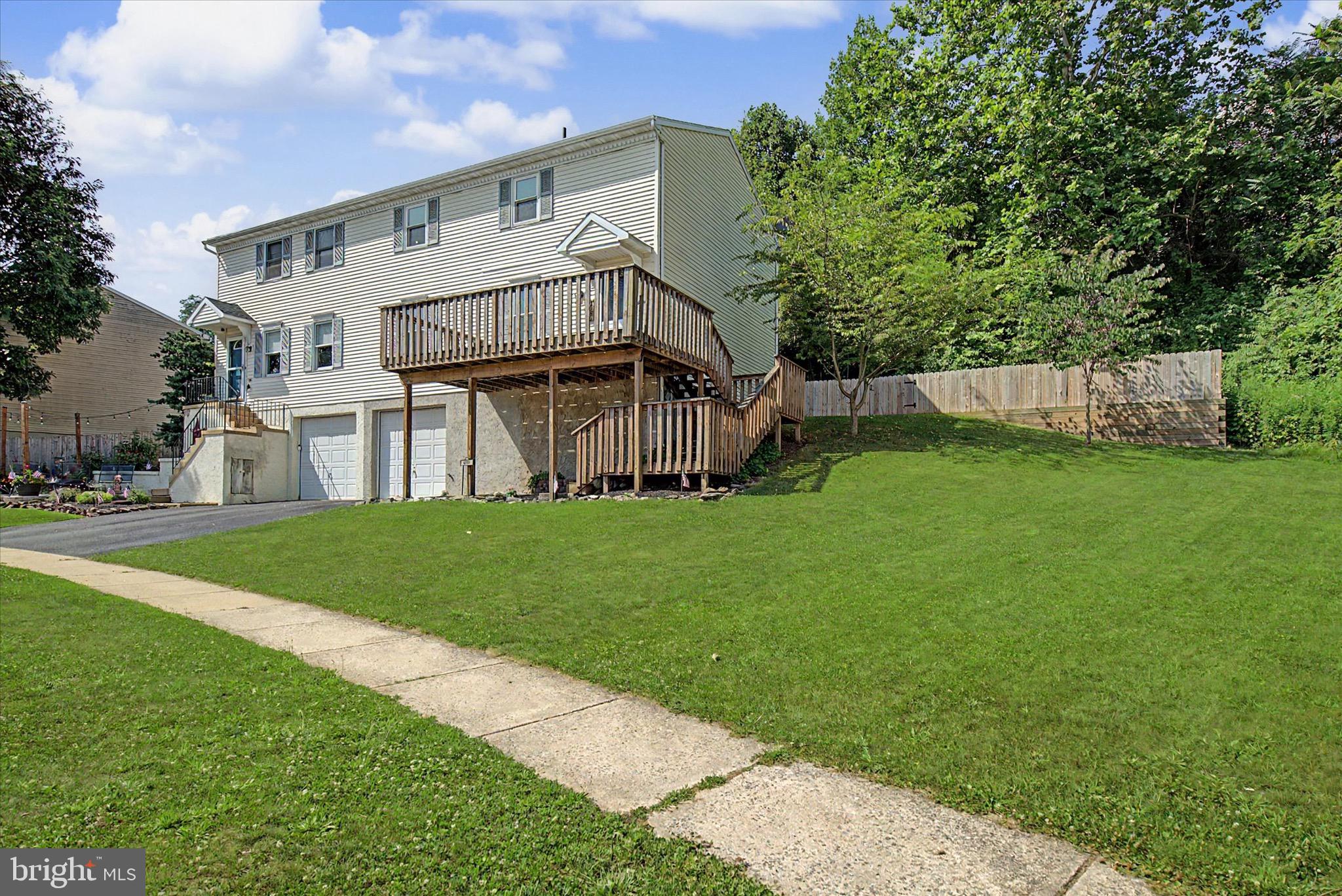 MOHNTON LAWN - Residential