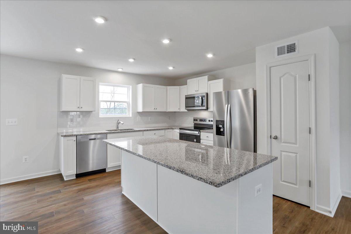 OVERLOOK AT RIVERSIDE - Residential Lease