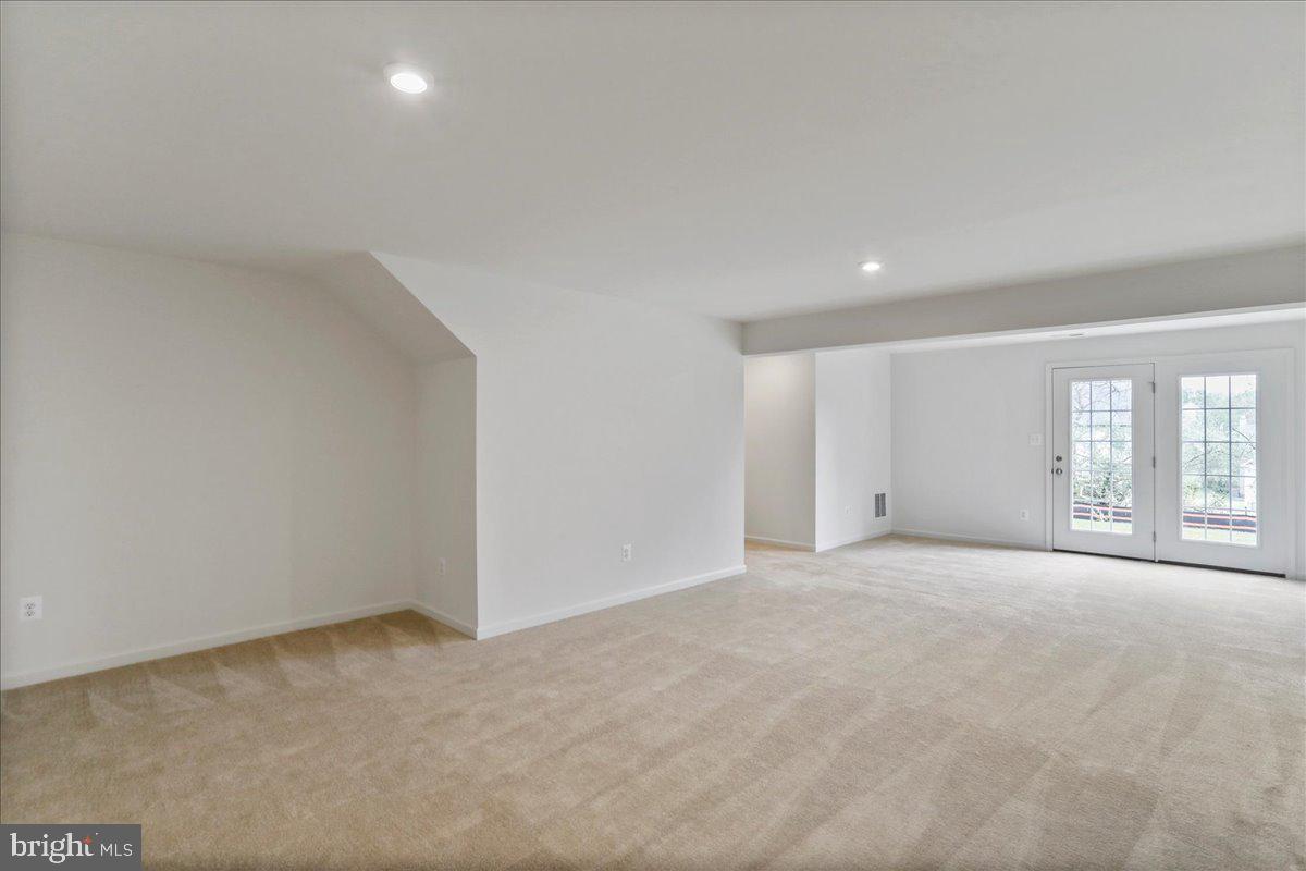 OVERLOOK AT RIVERSIDE - Residential Lease