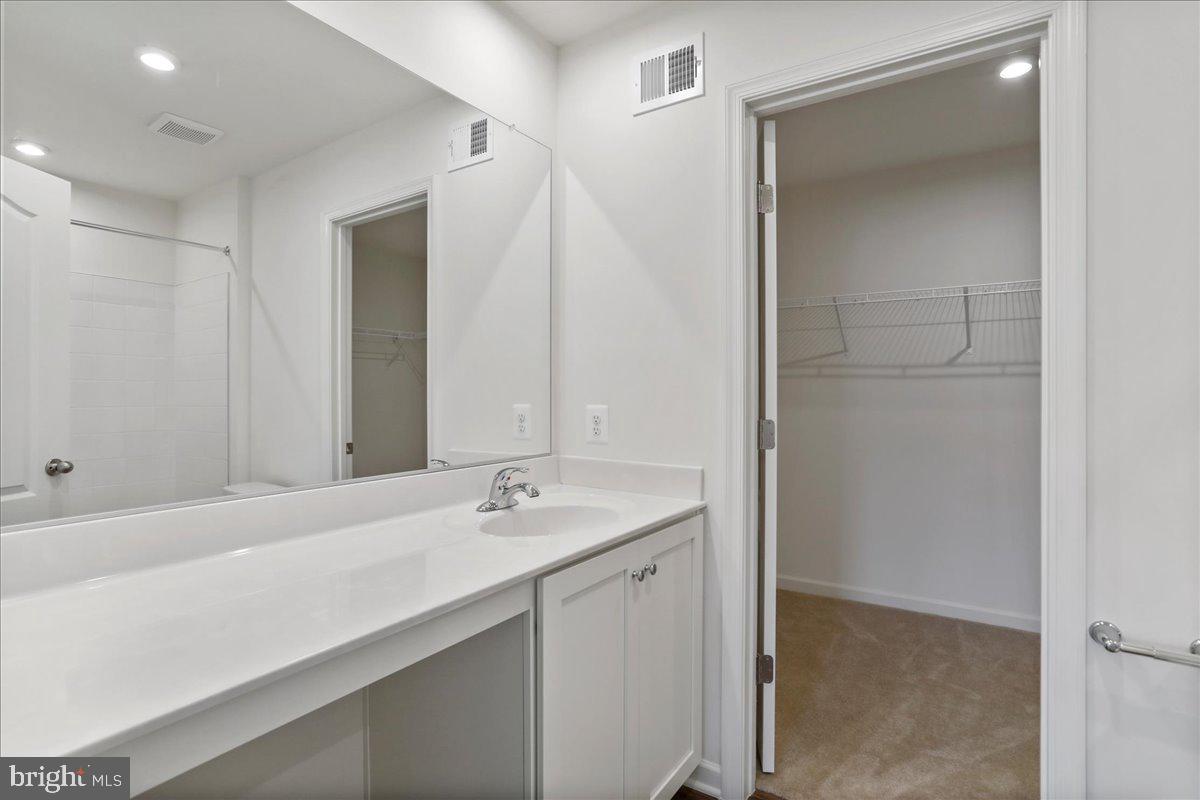 OVERLOOK AT RIVERSIDE - Residential Lease