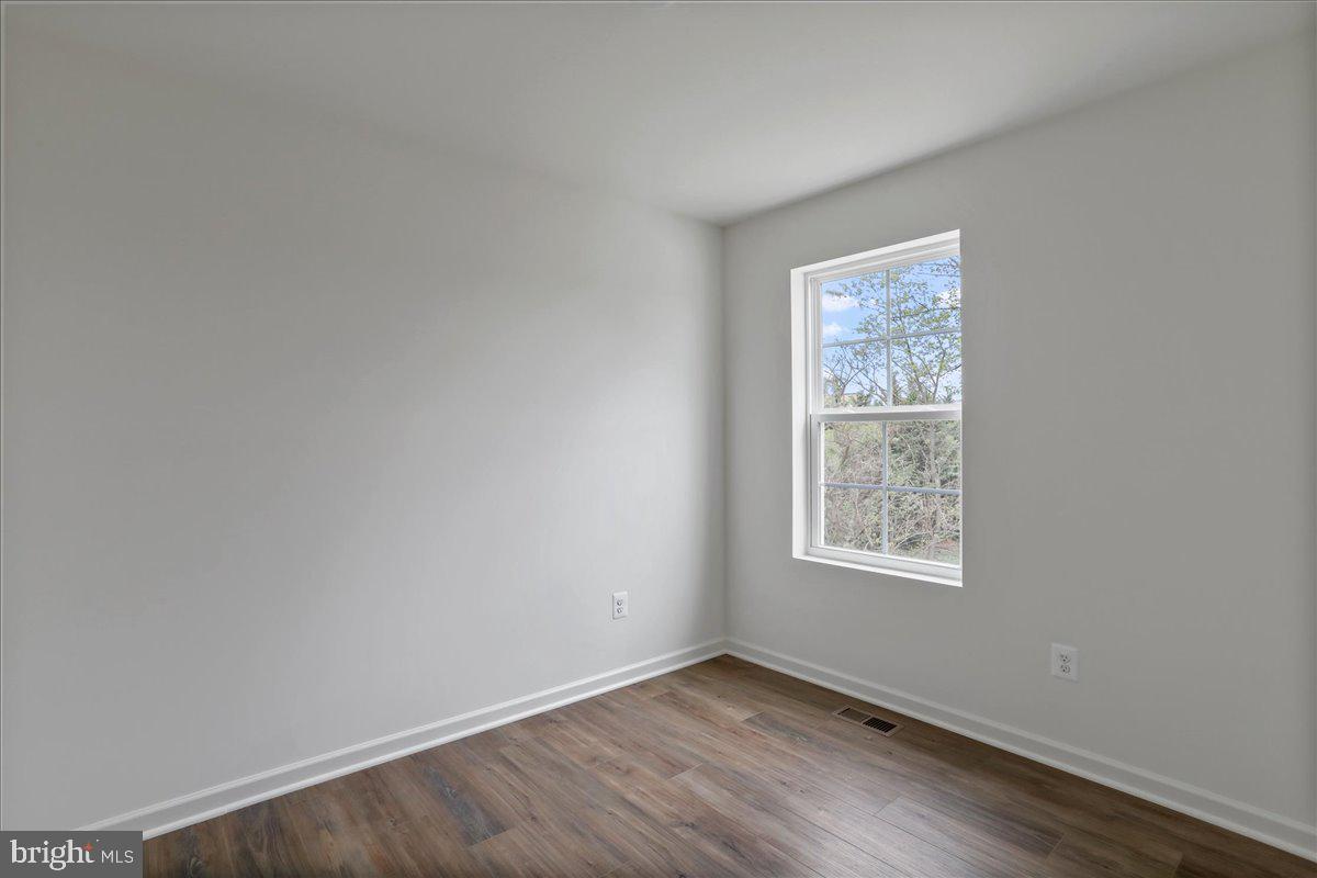 OVERLOOK AT RIVERSIDE - Residential Lease
