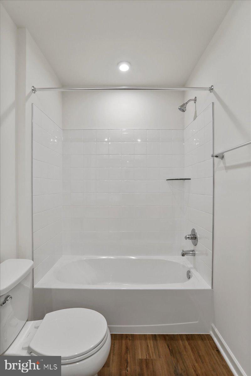 OVERLOOK AT RIVERSIDE - Residential Lease