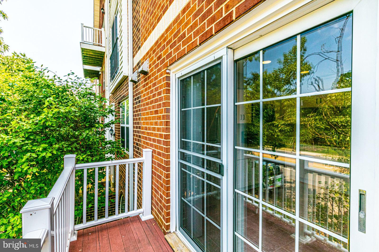 ARLINGTON RIDGE - Residential Lease