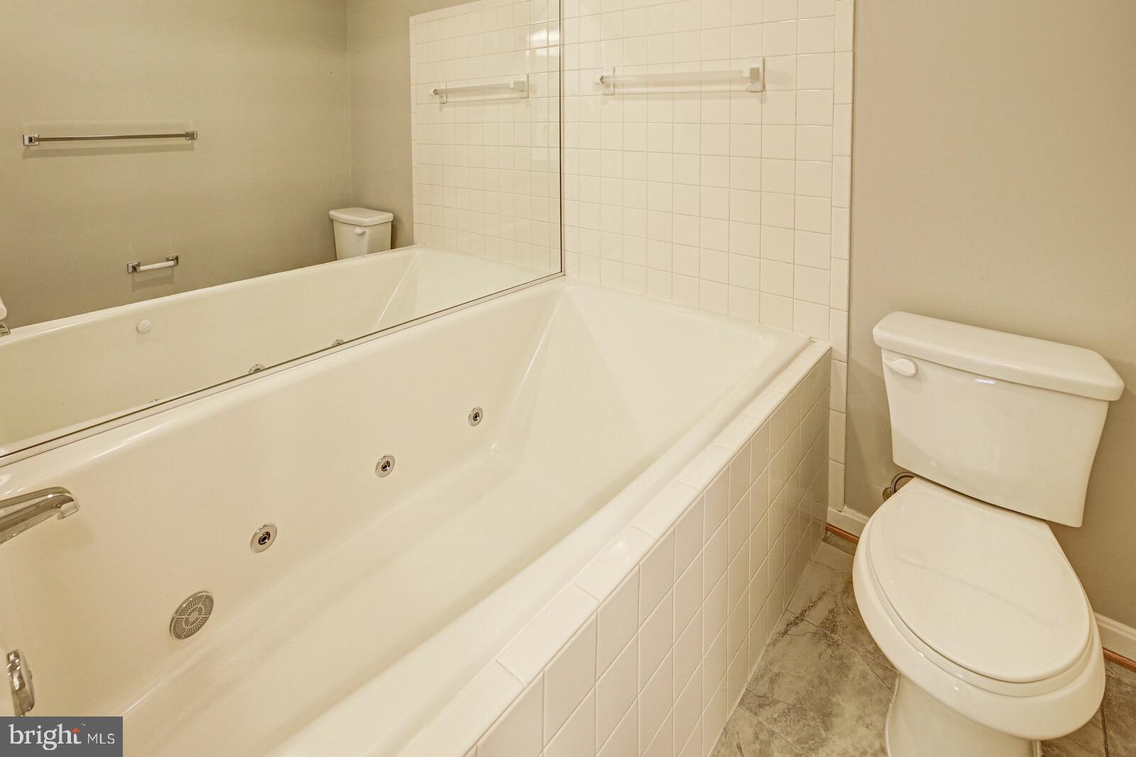 ARLINGTON RIDGE - Residential Lease