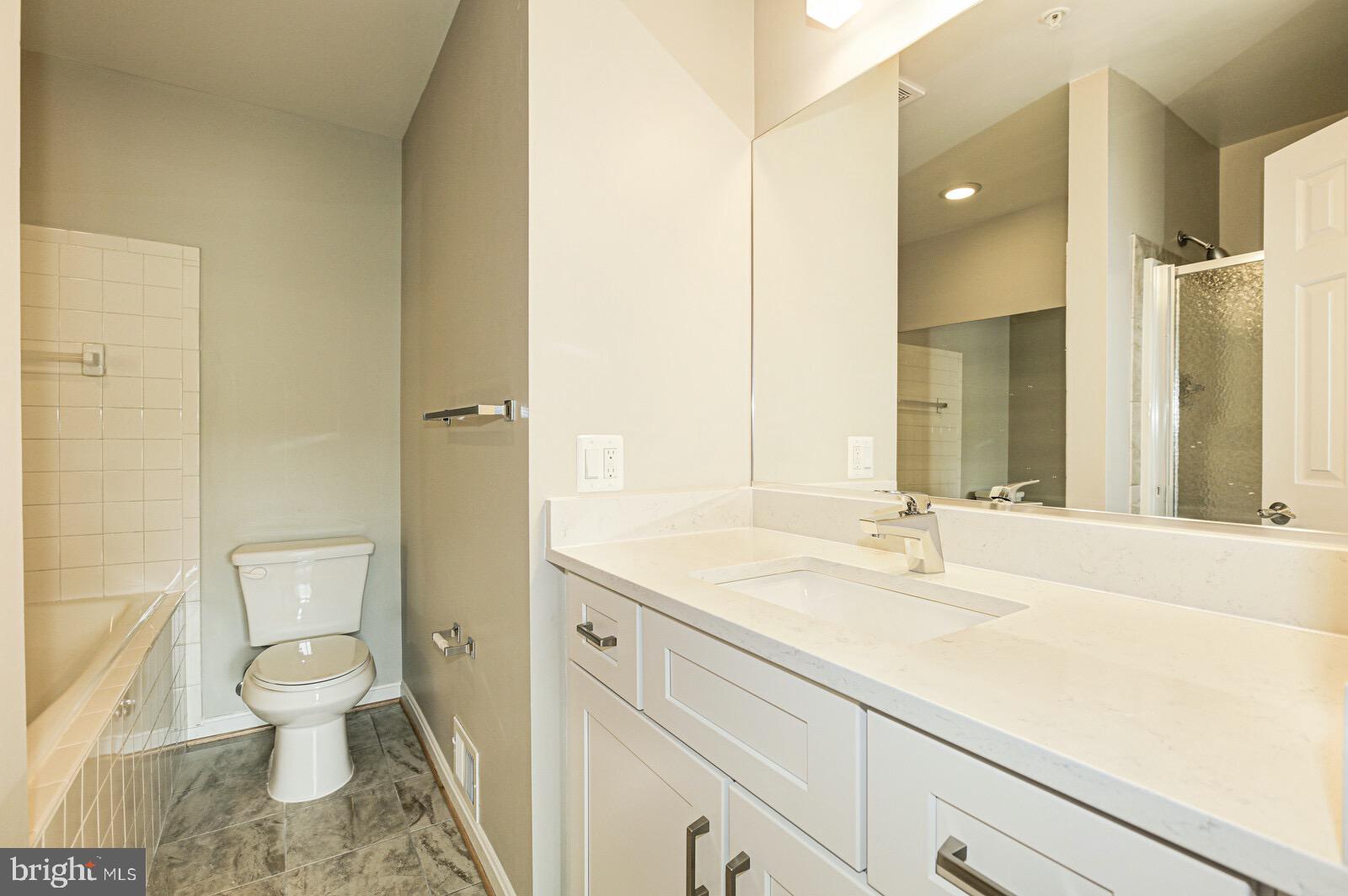 ARLINGTON RIDGE - Residential Lease