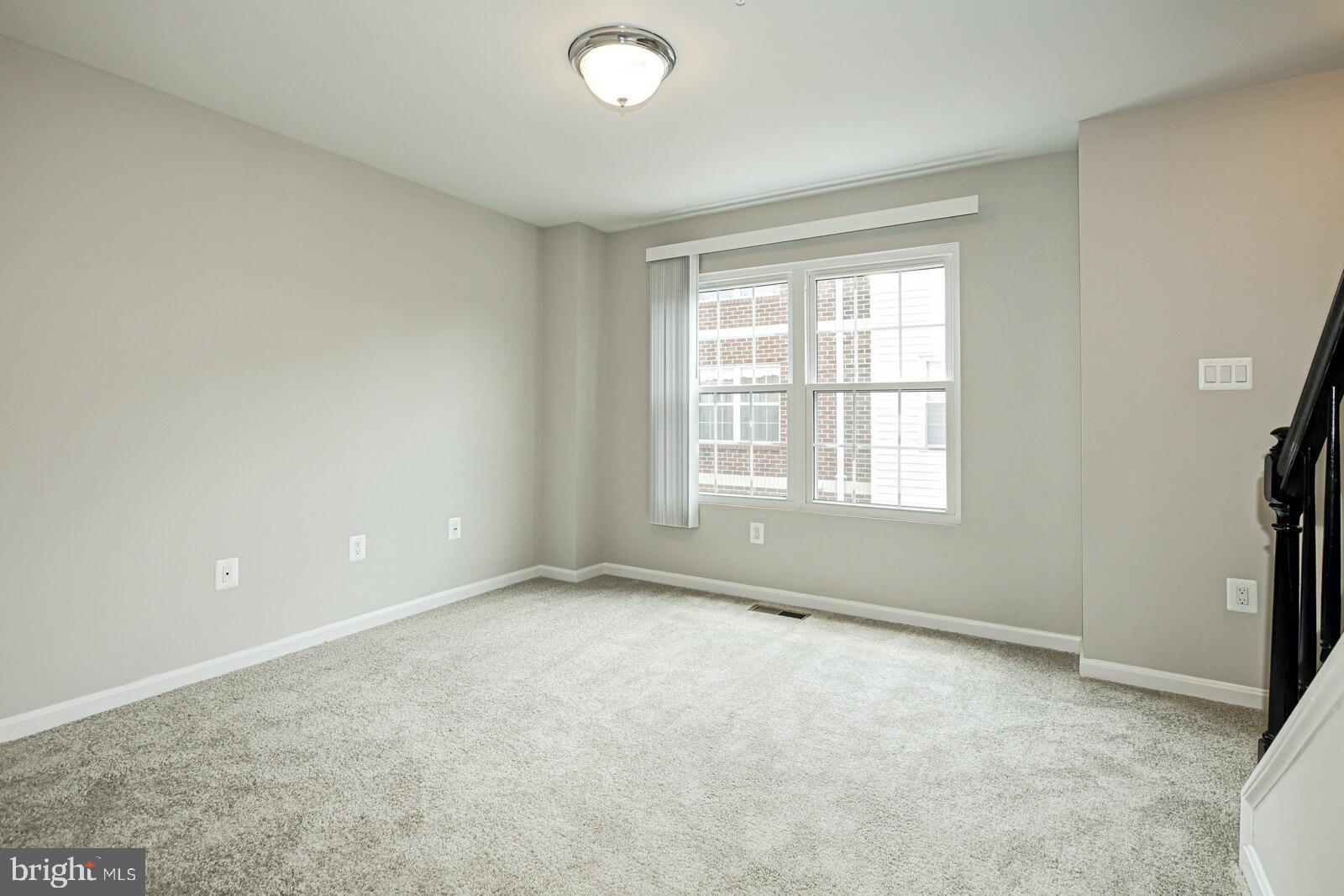 ARLINGTON RIDGE - Residential Lease