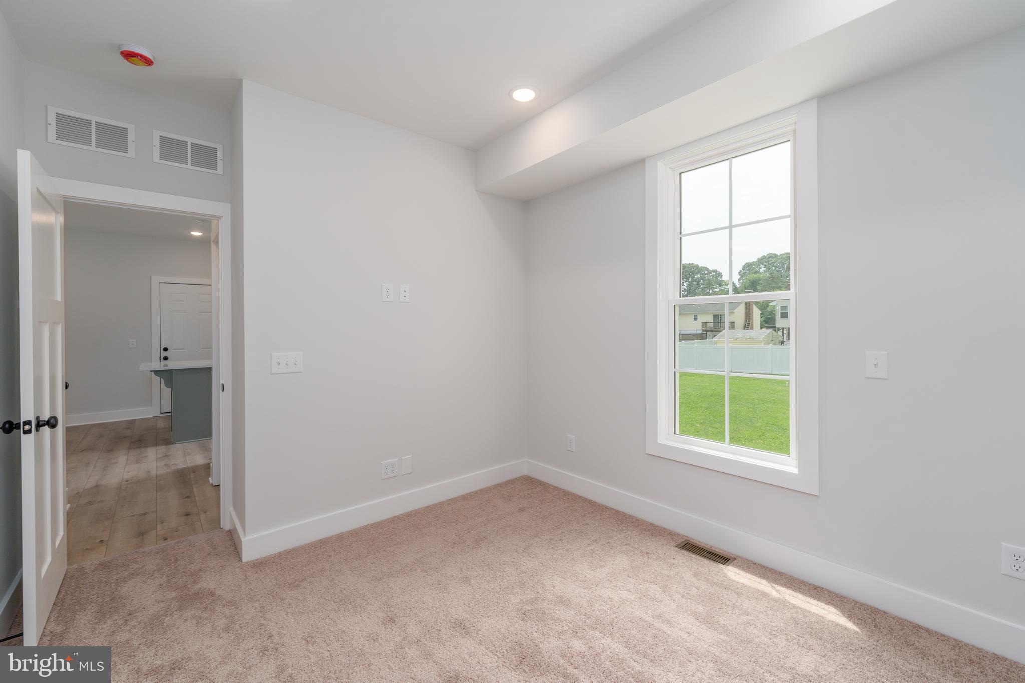 ELMHURST - Residential