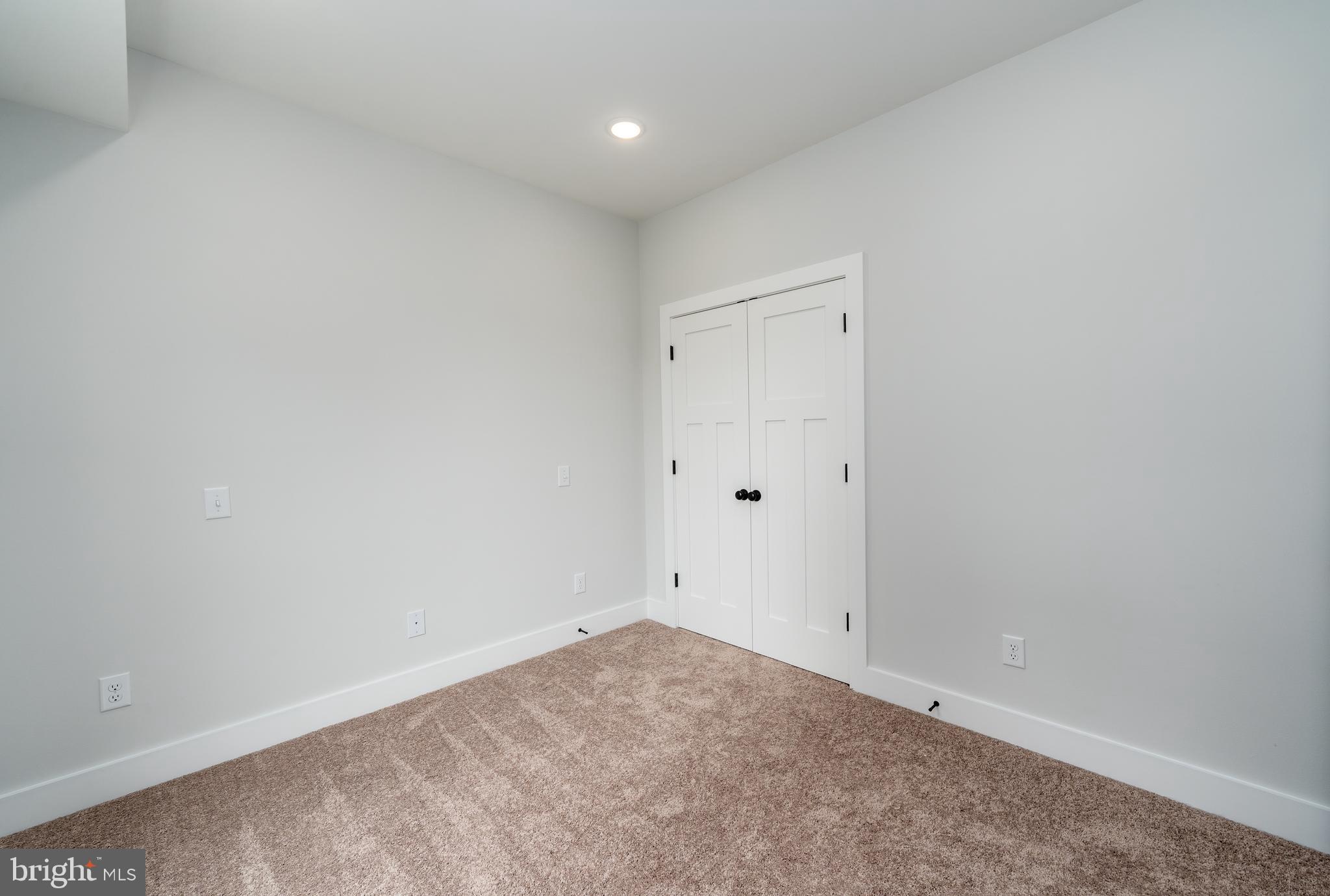 ELMHURST - Residential