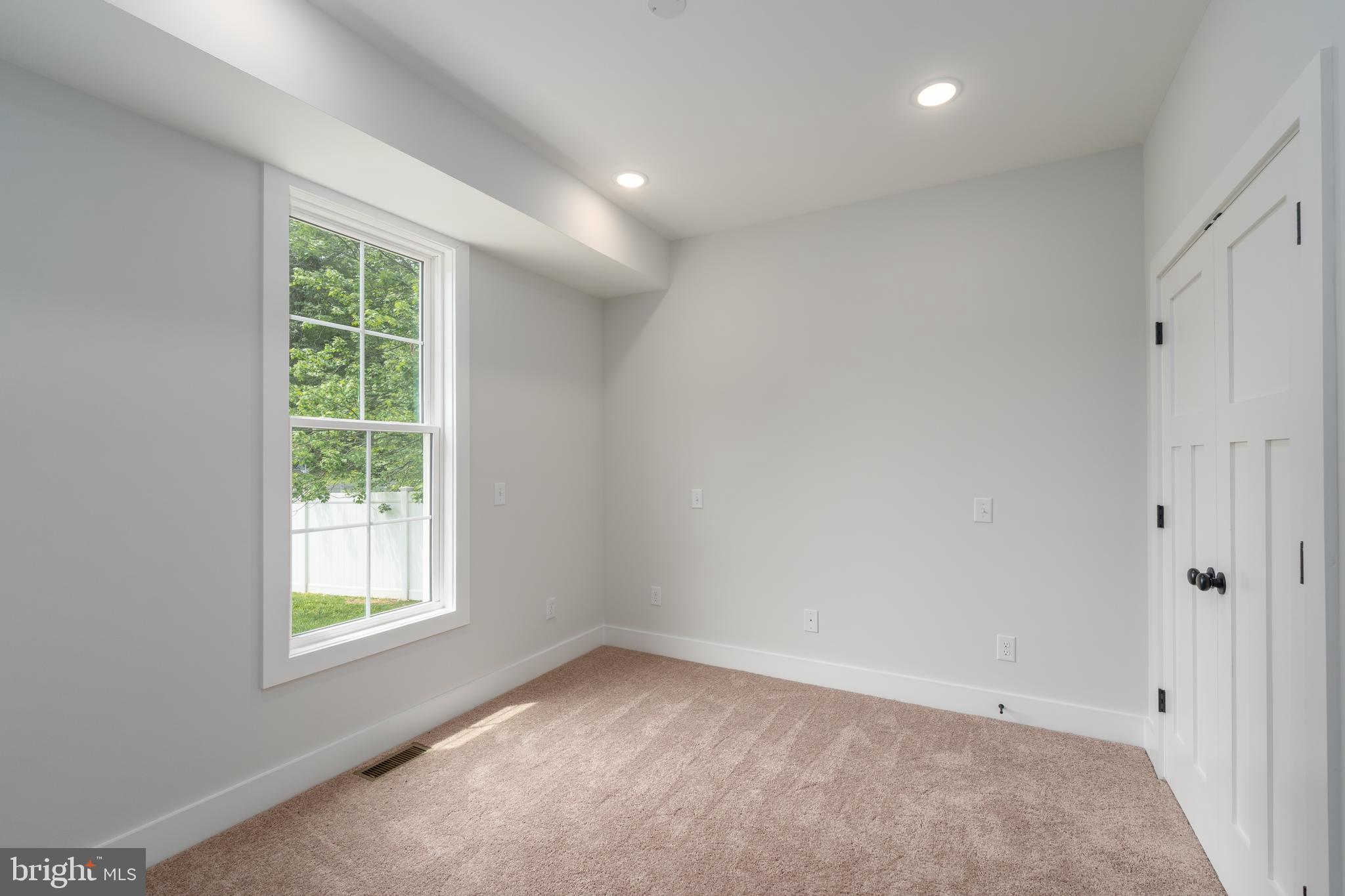 ELMHURST - Residential