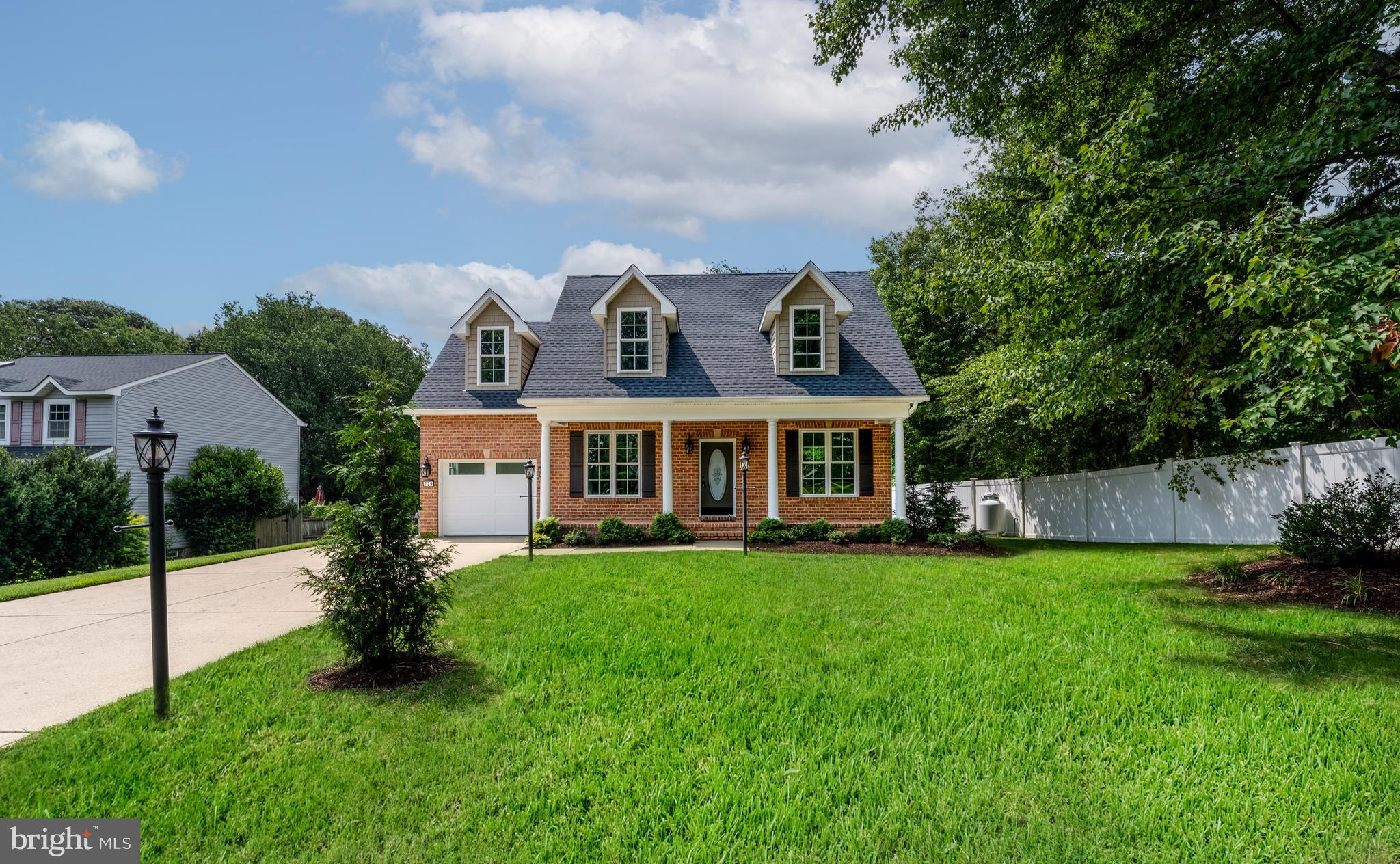 ELMHURST - Residential