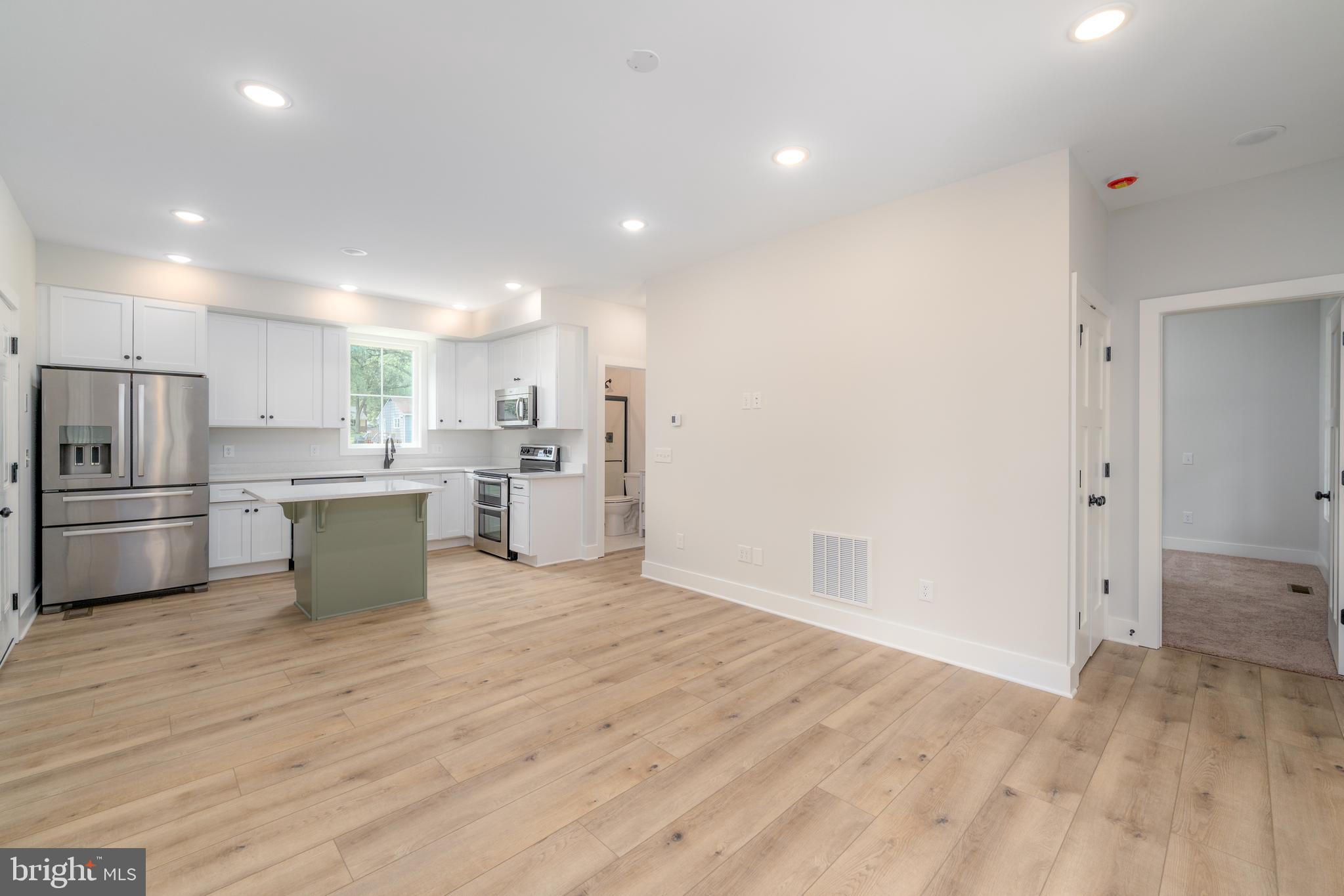 ELMHURST - Residential