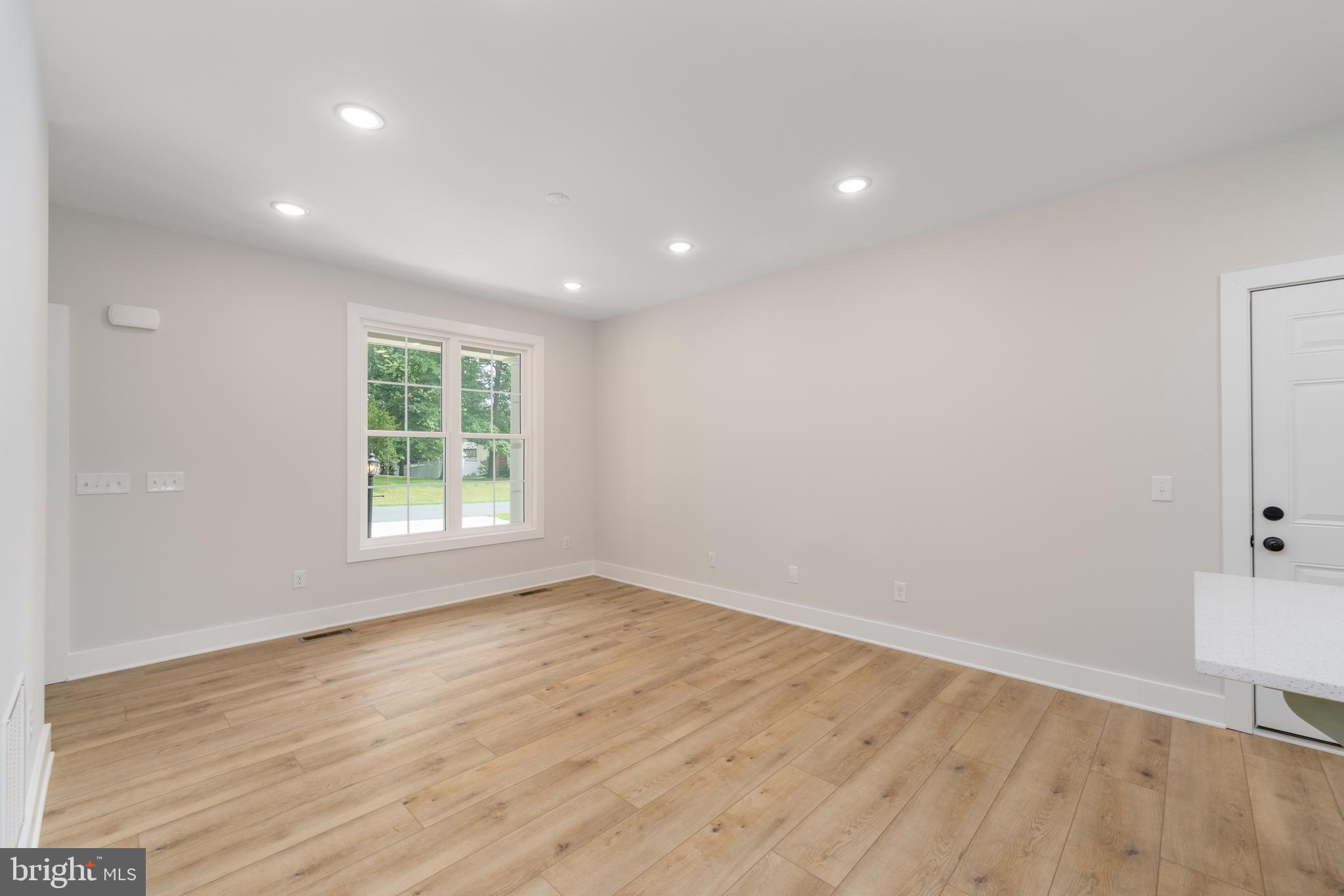 ELMHURST - Residential