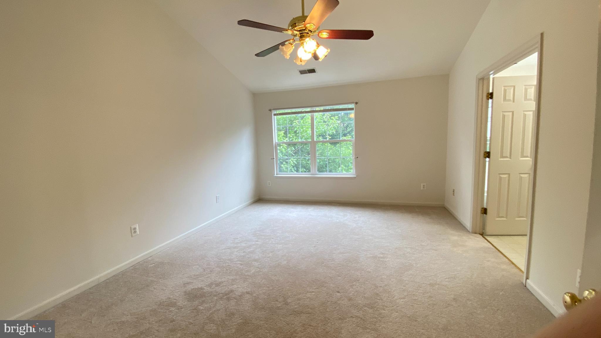PARADISE - Residential Lease