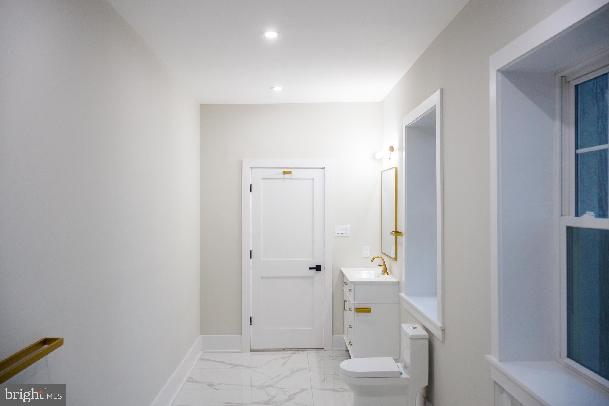EAST OAK LANE - Residential