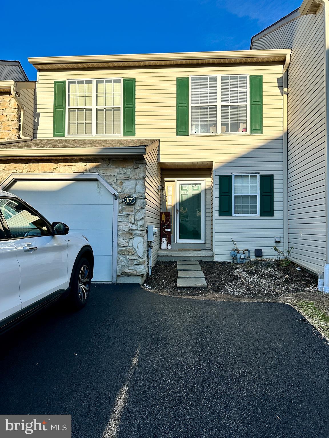 BERWICK PL - Residential Lease