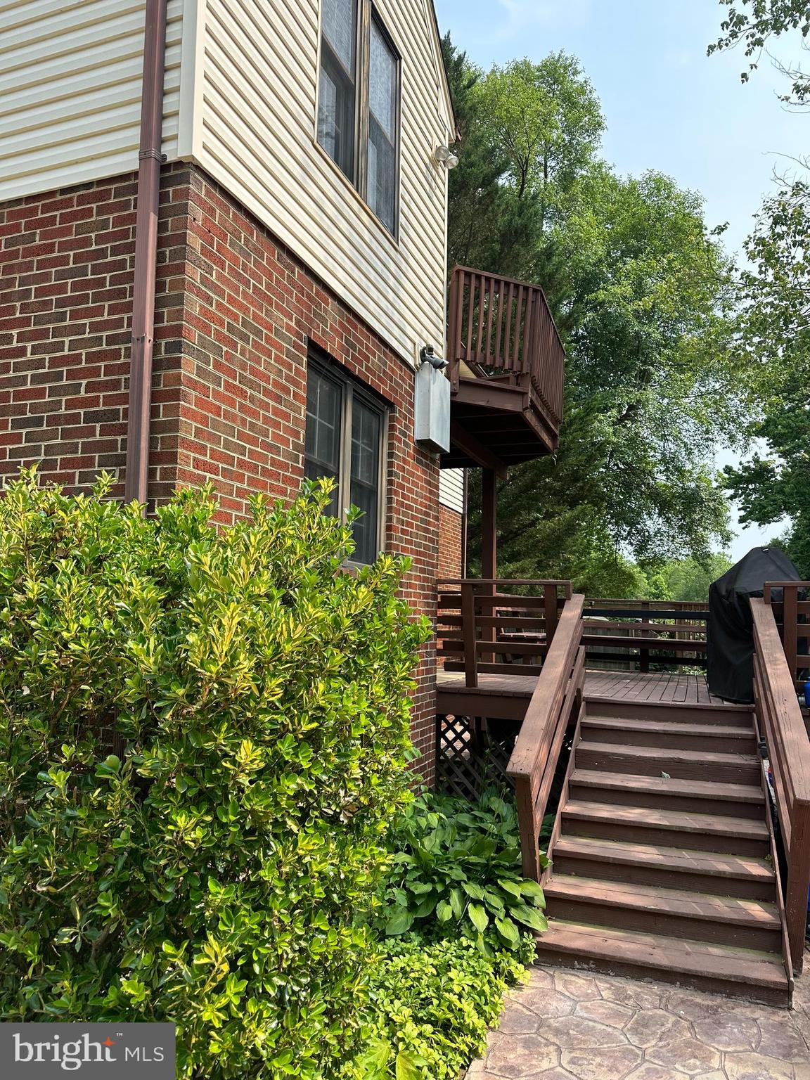 HOLLY PARK - Residential Lease