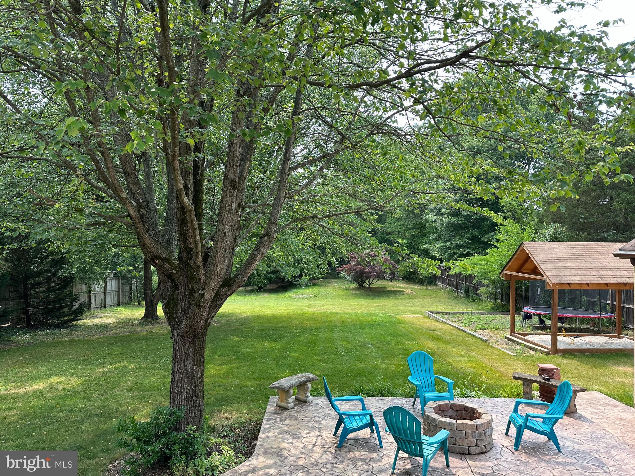 HOLLY PARK - Residential Lease