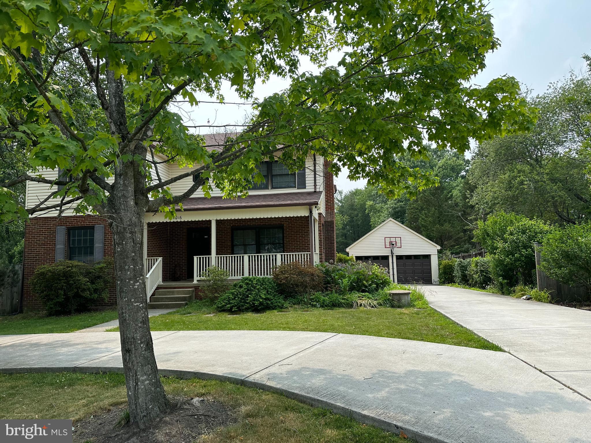 HOLLY PARK - Residential Lease