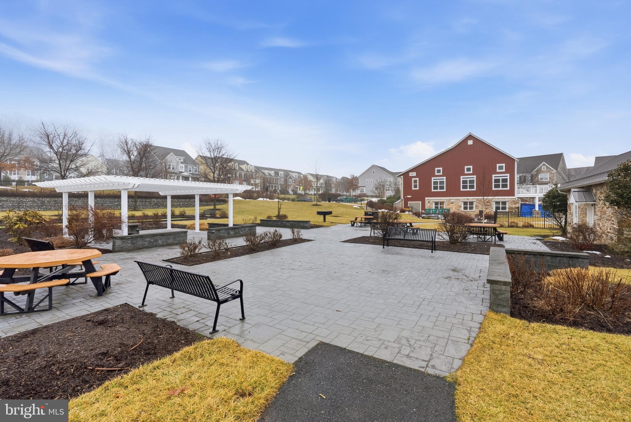 SPRING OAK - Residential