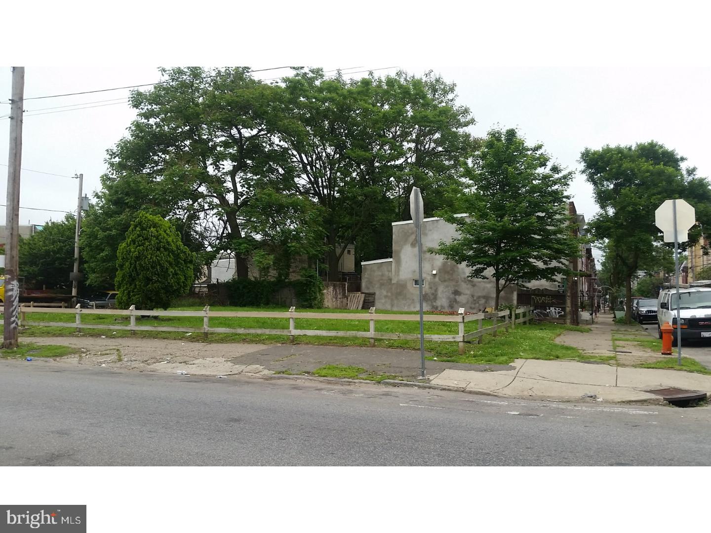 PHILADELPHIA (NORTH) - Land