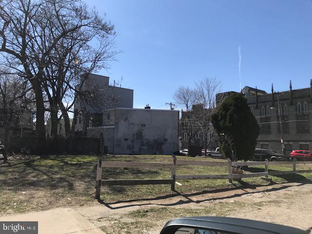 PHILADELPHIA (NORTH) - Land