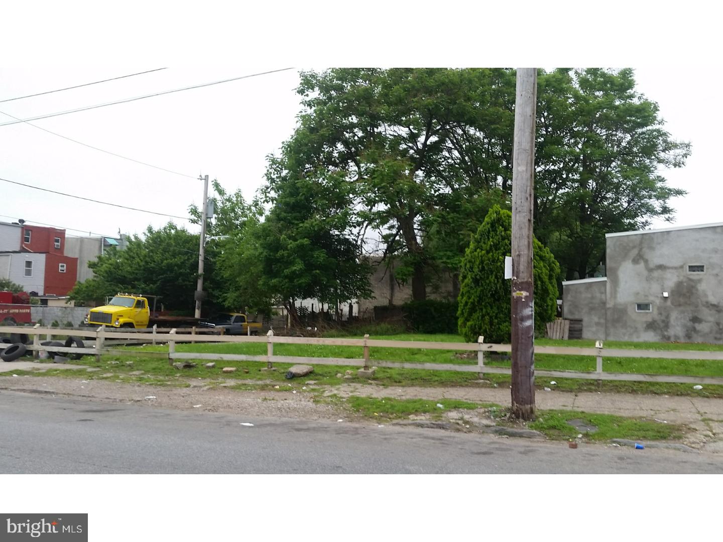 PHILADELPHIA (NORTH) - Land