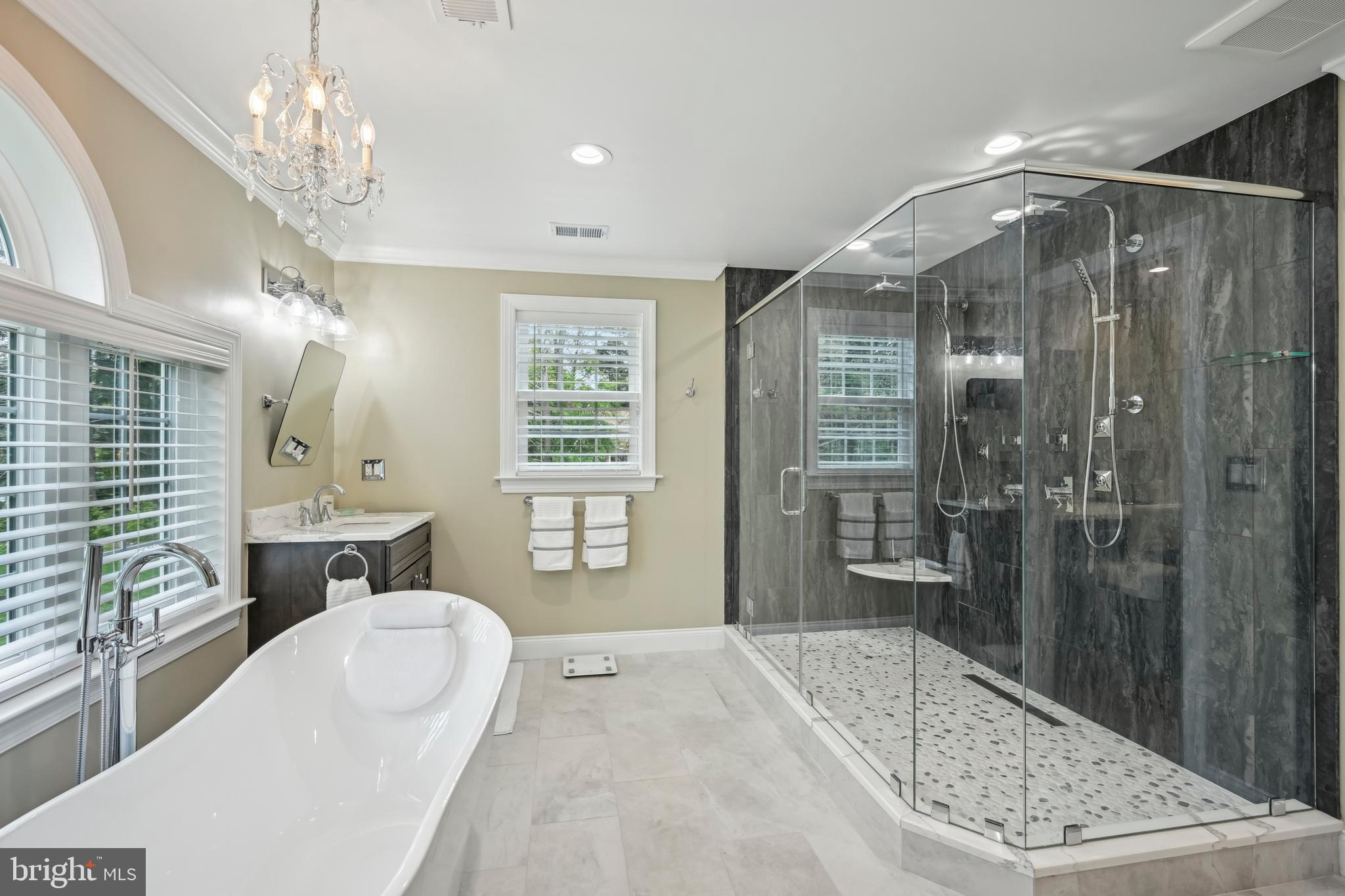 HUNTINGDON VALLEY - Residential