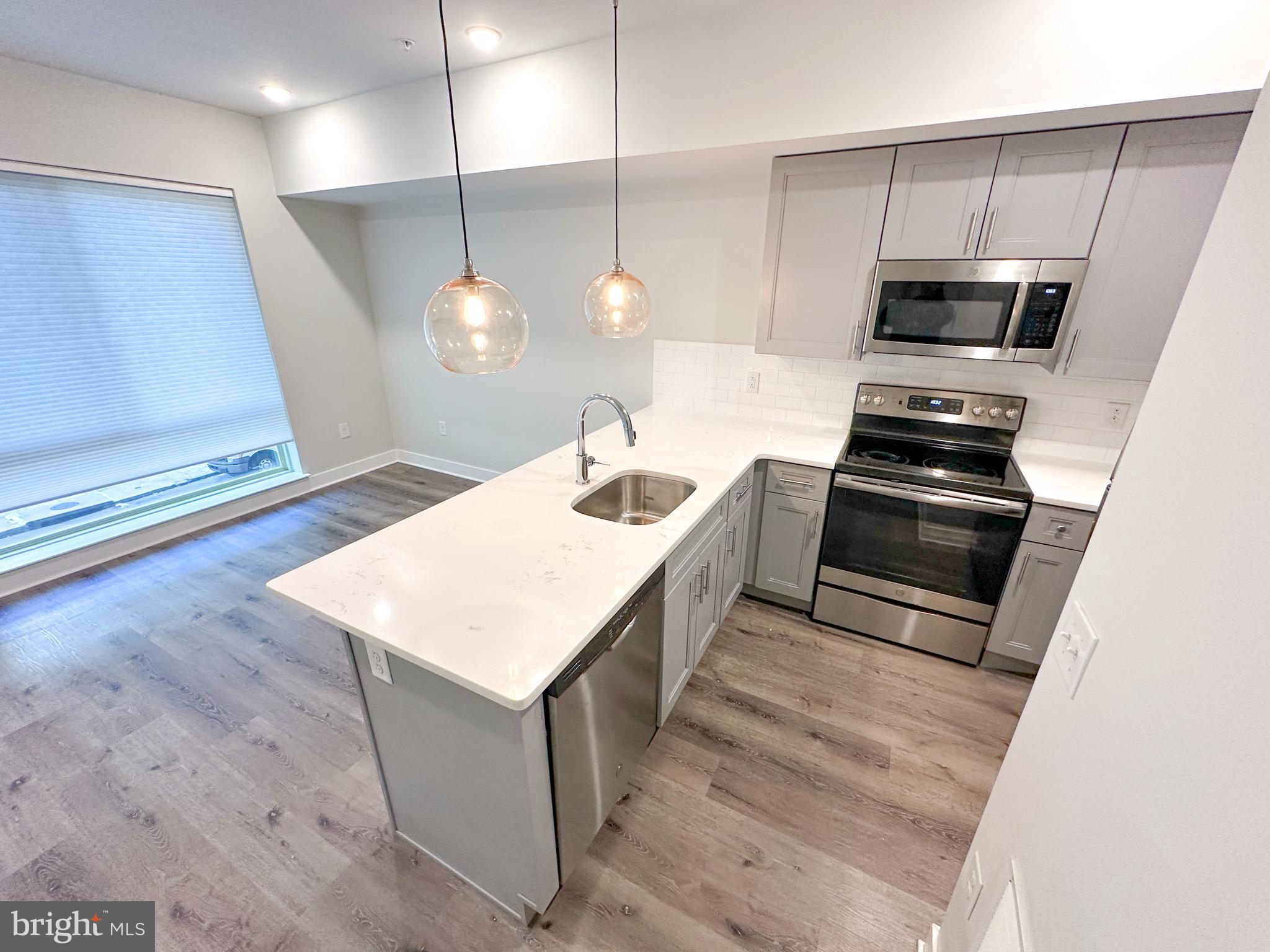 2 bedroom apartment near Fishtown in Philadelphia.
DEPOSIT FREE move in for qualified applicants!-

Key Features:

- Full kitchen - Electric stove/oven, refrigerator, microwave, dishwasher.
- Central Air electric, Water heater electric.
- Washer/dryer electric.
- Balcony from both bedrooms

Requirements:

 - $55 non-refundable application fee per applicant.
 - To move in you must have the 1st month's rent + last month's rent + security deposit = $3975
 - Proof of stable monthly income of 3x Monthly Rent 
 - Proof of renter's insurance or automatically enroll in renter's insurance at $10.95 per month
 - Resident Benefit Package is included with every lease at an additional monthly fee.
- Monthly water fee $60.

Pet Policy: Cats allowed subject to pet screening and additional one time pet fee and monthly pet fee.