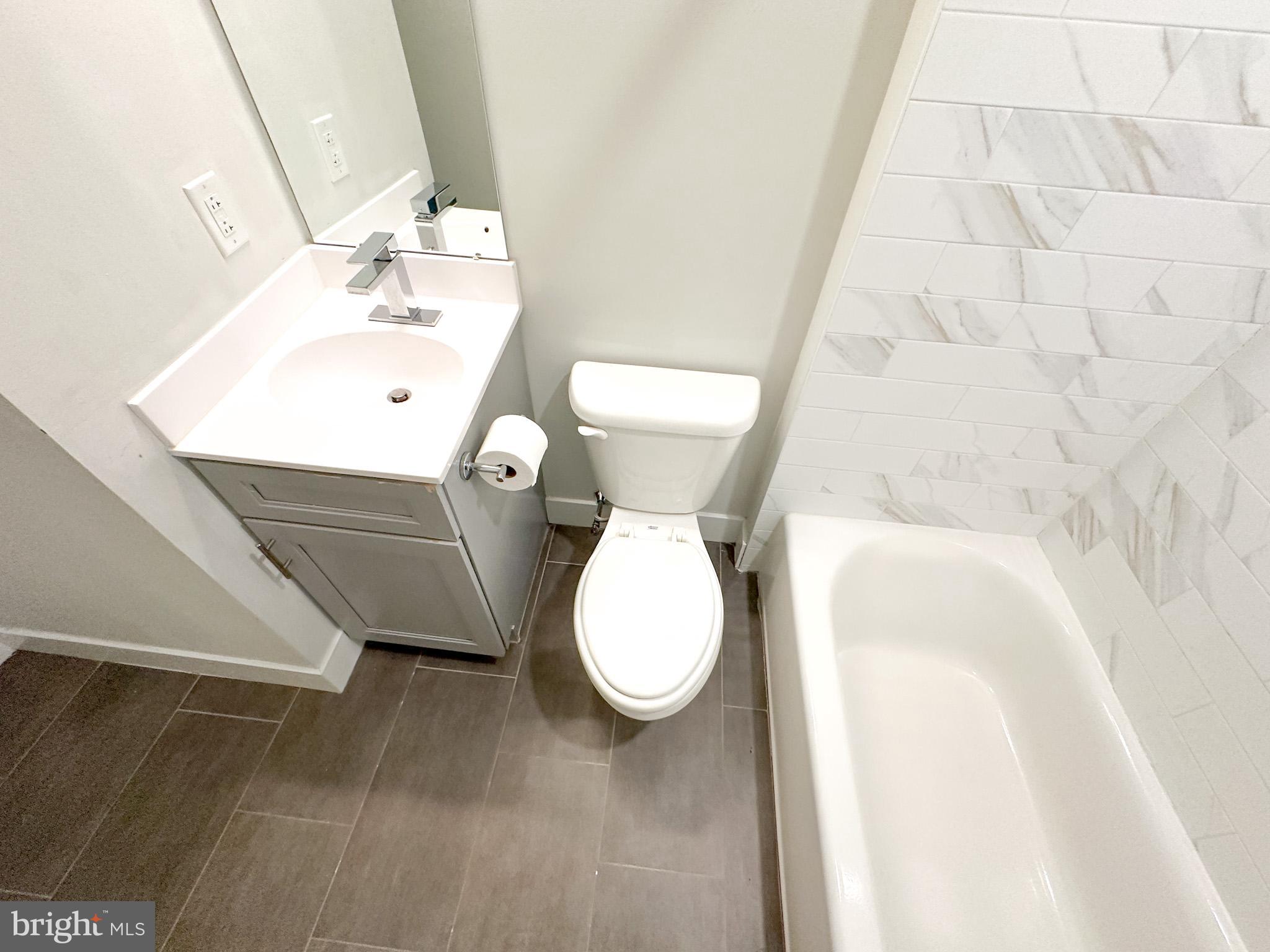EAST KENSINGTON - Residential Lease