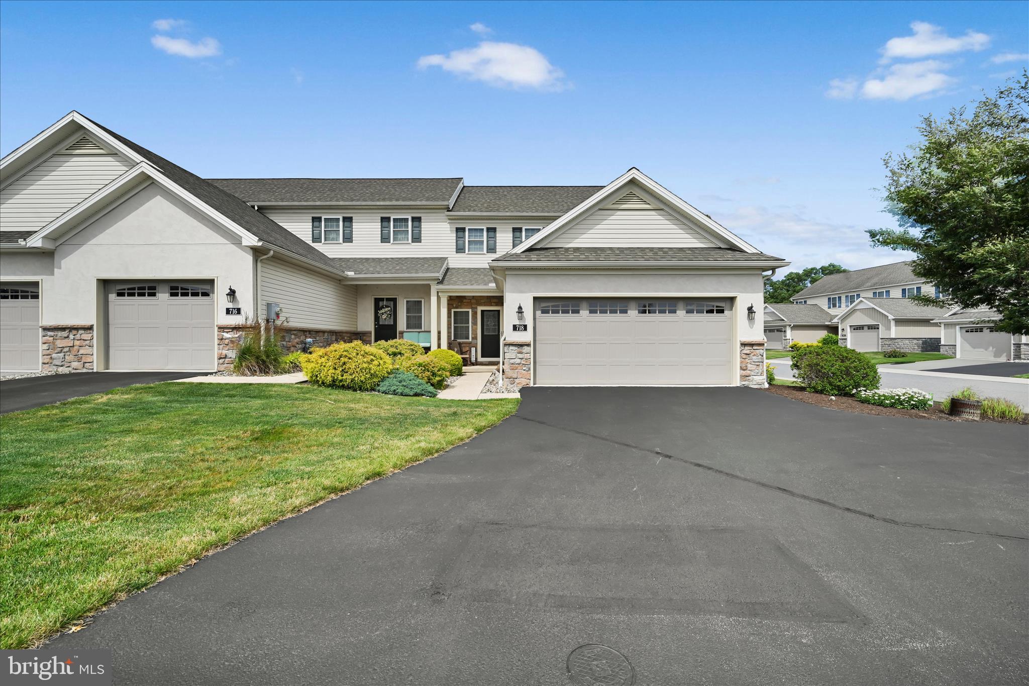 WOODS EDGE - Residential