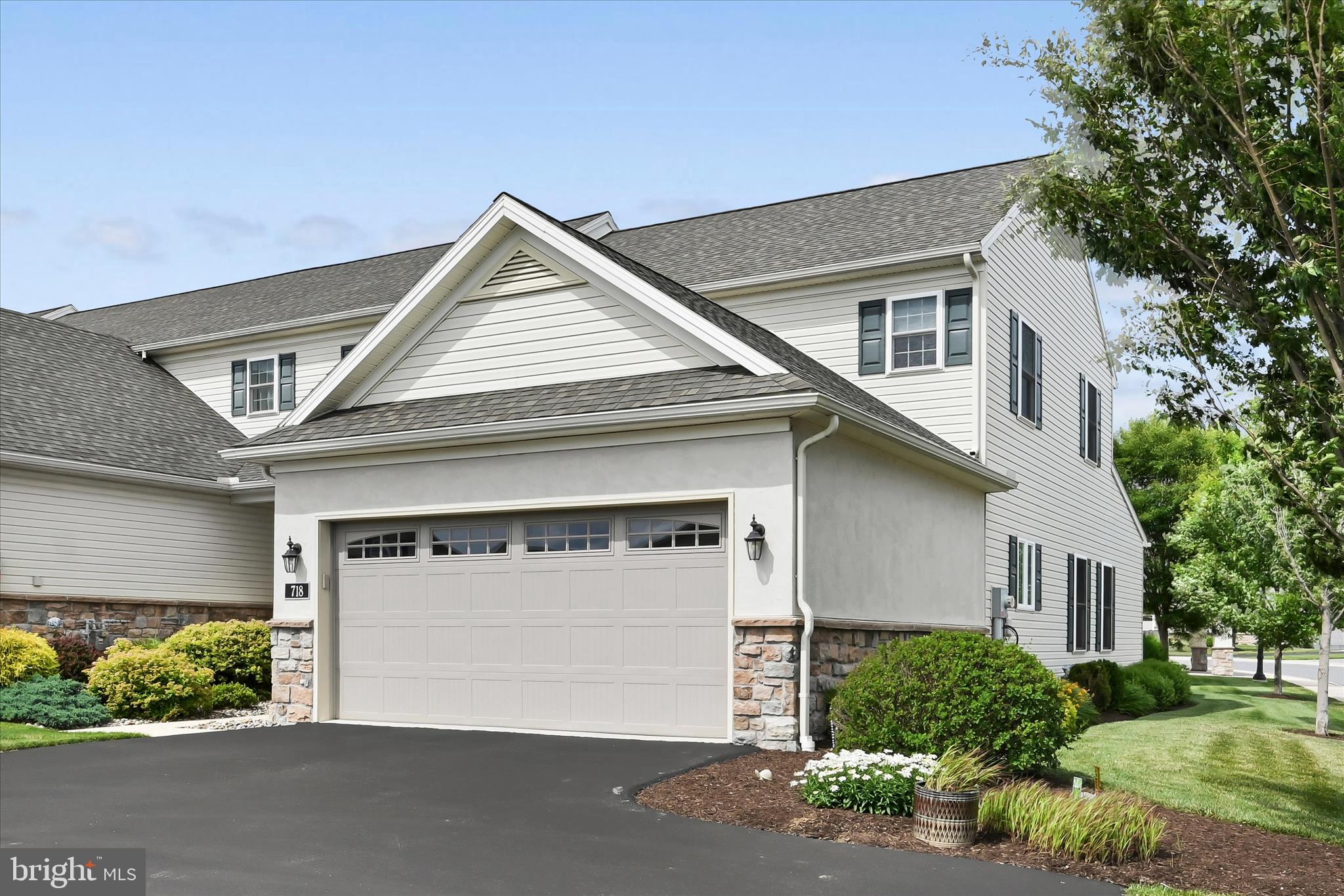 WOODS EDGE - Residential