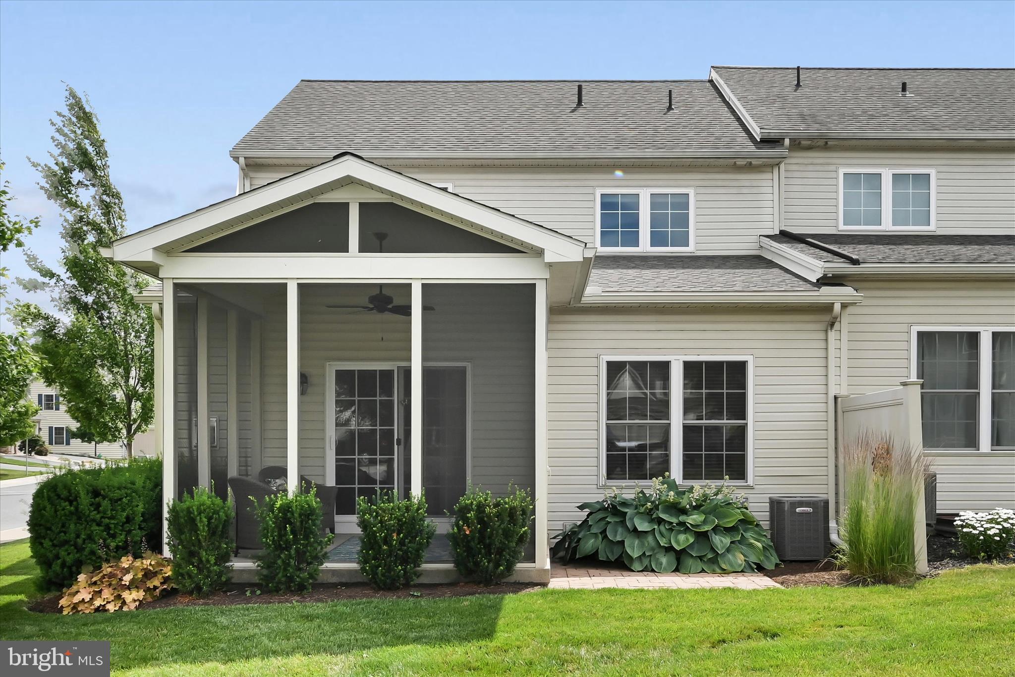 WOODS EDGE - Residential