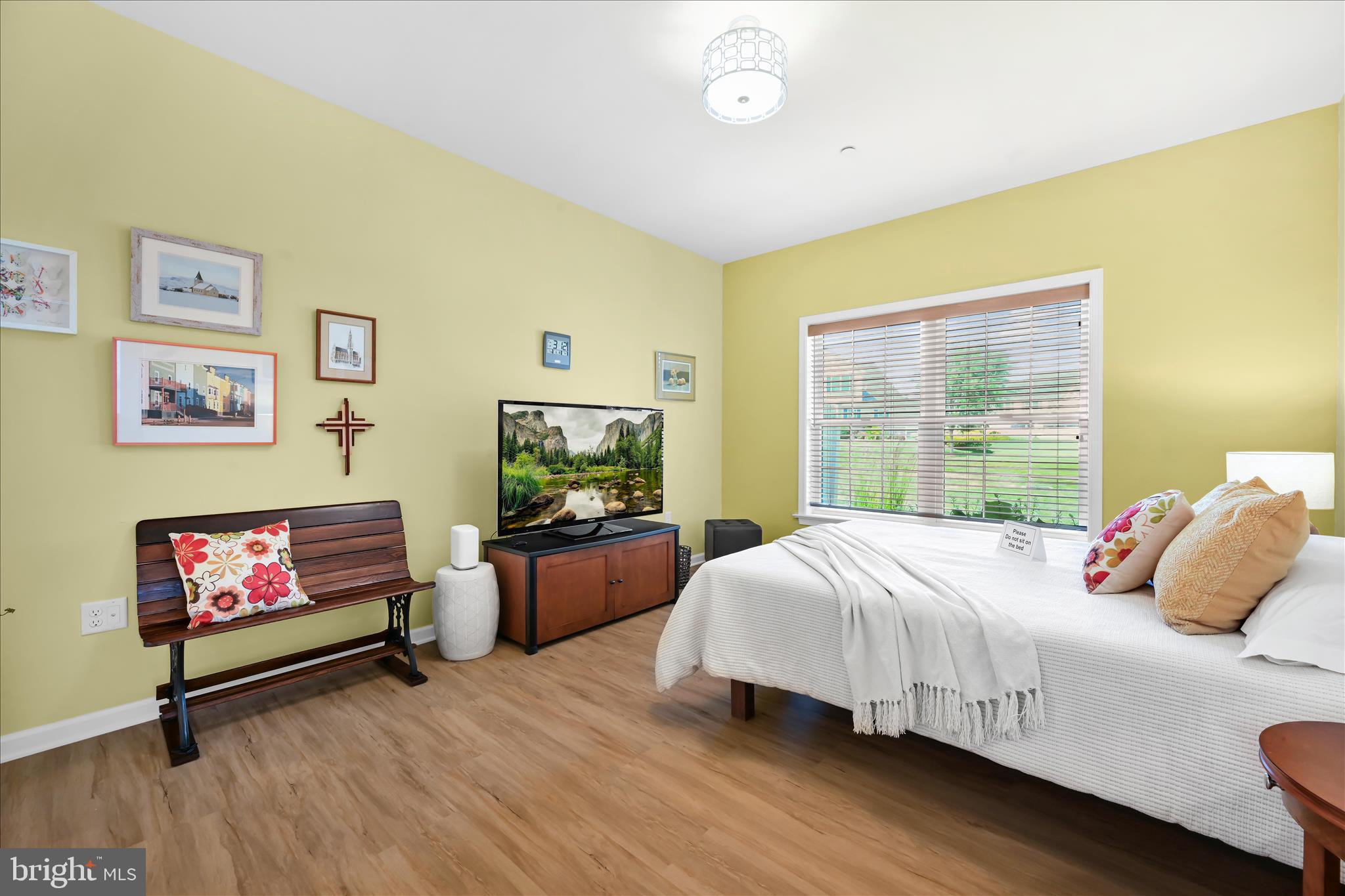 WOODS EDGE - Residential