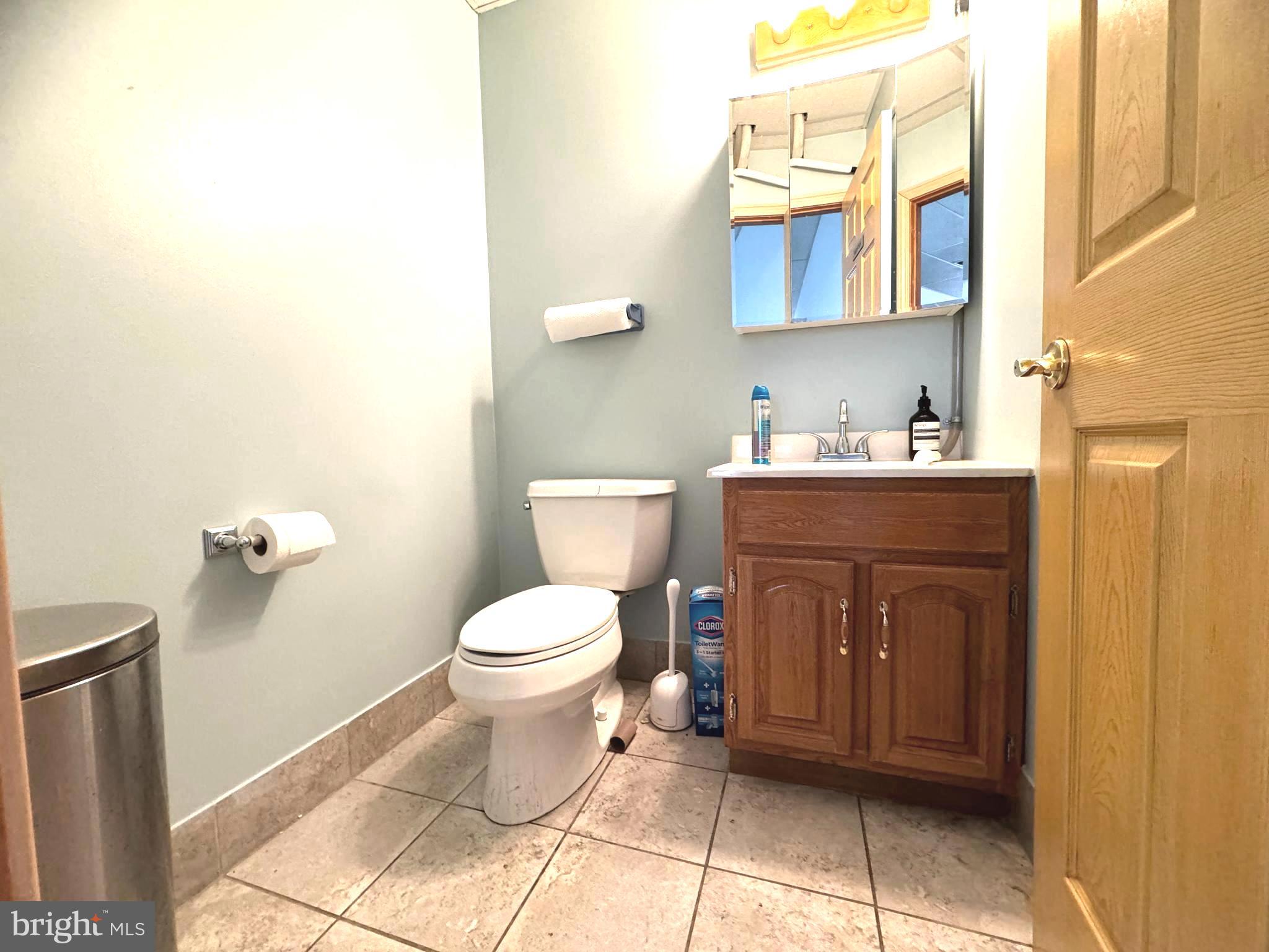 PORT RICHMOND - Commercial Sale