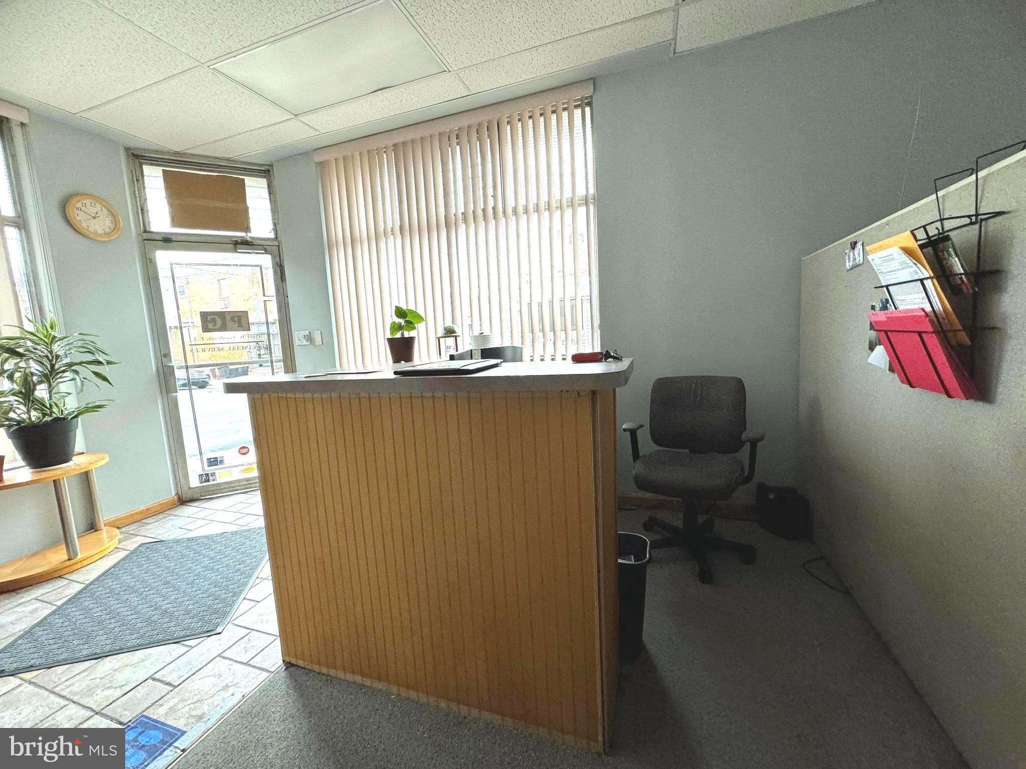 PORT RICHMOND - Commercial Sale