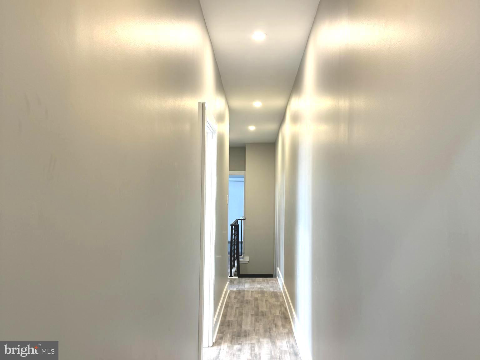 PORT RICHMOND - Commercial Sale