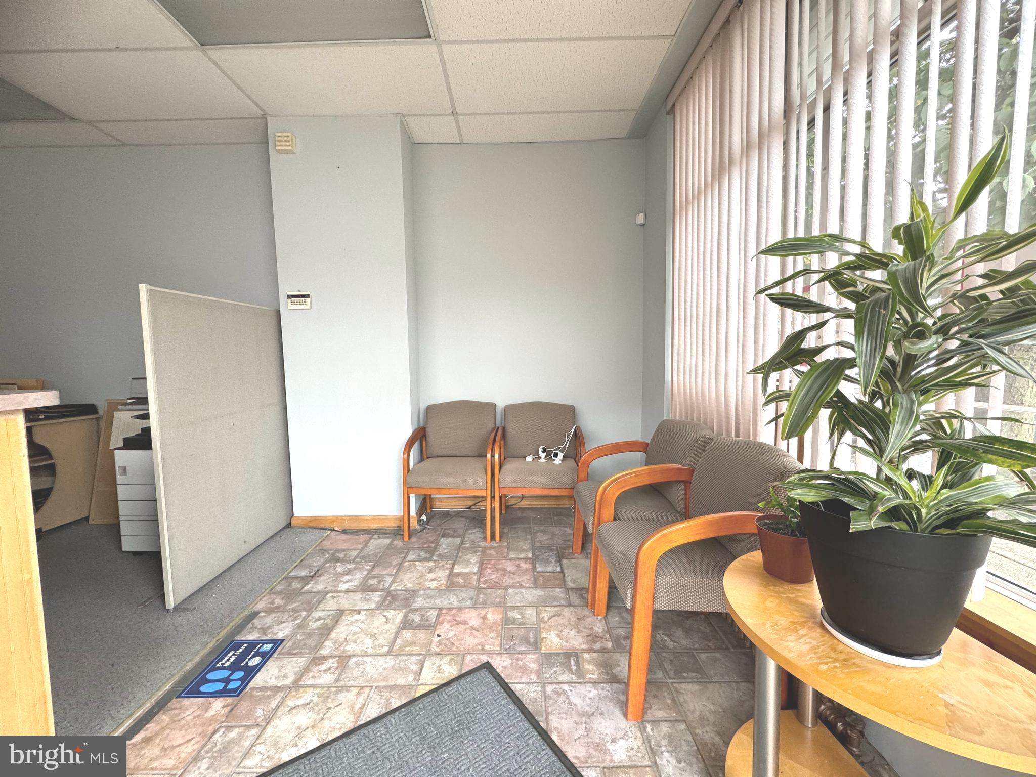 PORT RICHMOND - Commercial Sale