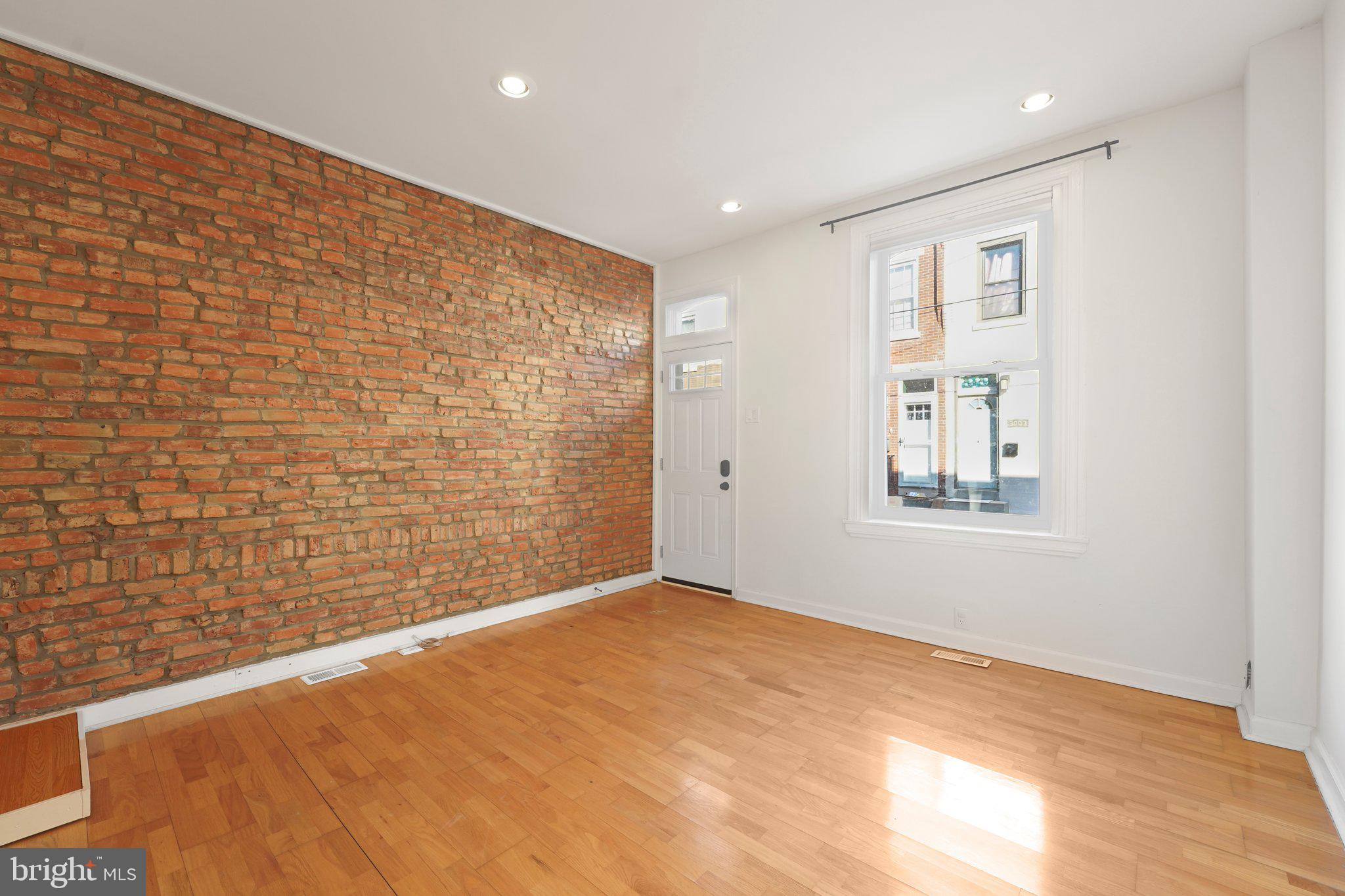 FAIRMOUNT - Residential Lease