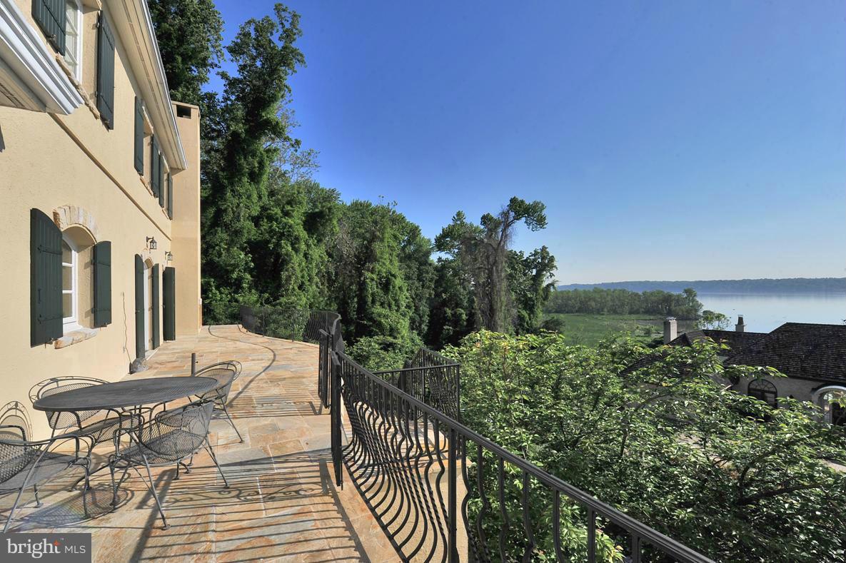 ARCTURUS ON THE POTOMAC - Residential